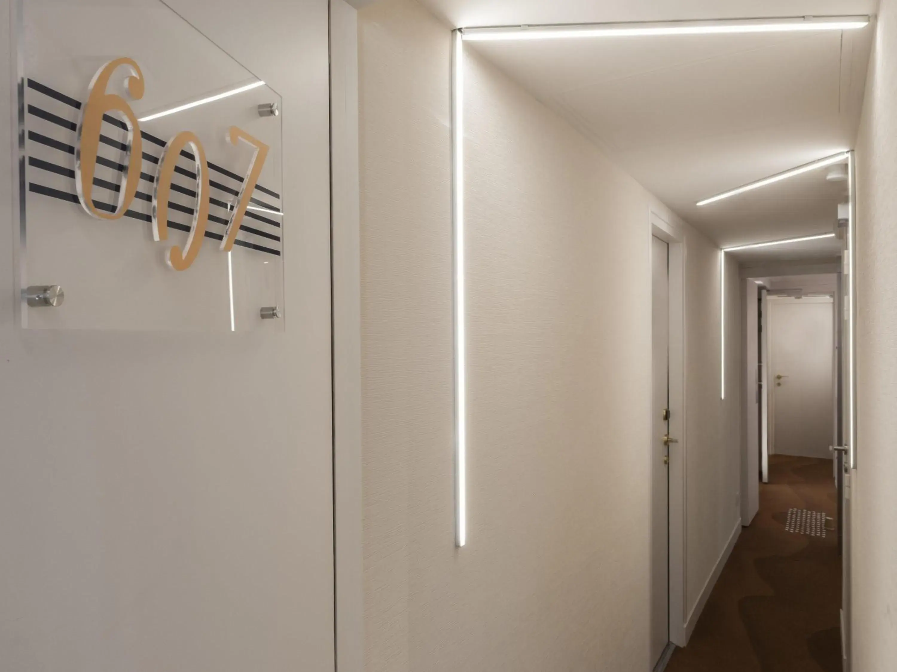 Bedroom in Mercure Paris Opera Lafayette Bedroom in Mercure Paris Opera Lafayette