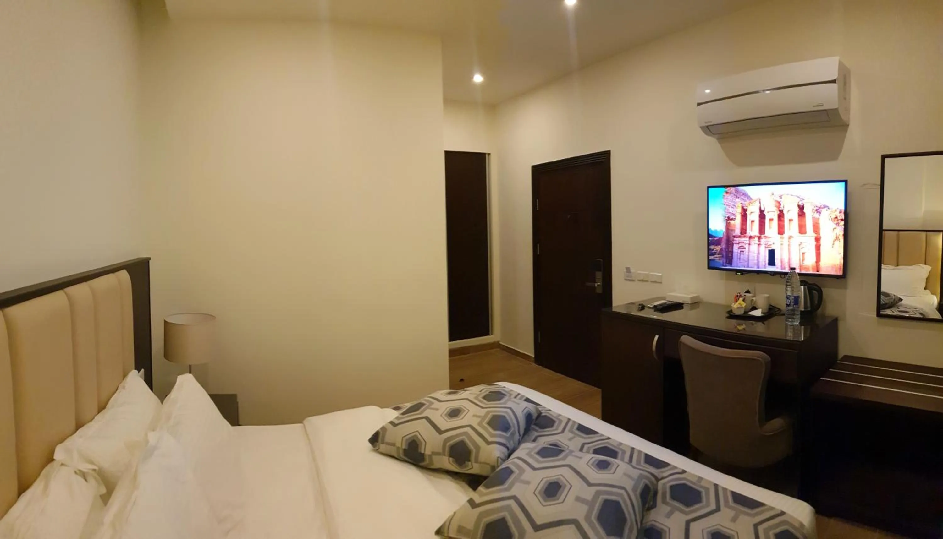 Photo of the whole room, Bed in Petra Heart Hotel