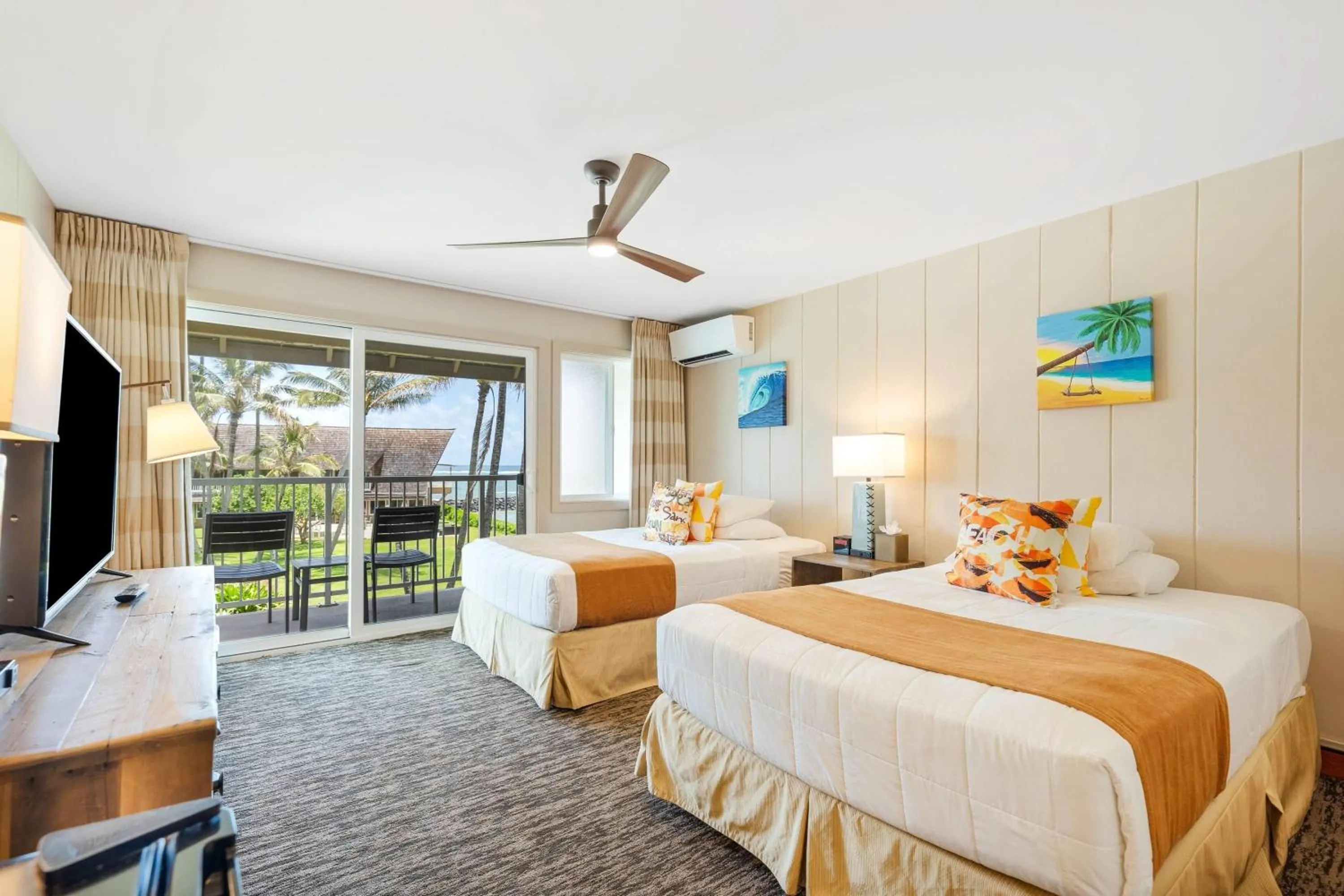 Photo of the whole room, Bed in THE ISO HOTEL, Trademark Collection by Wyndham