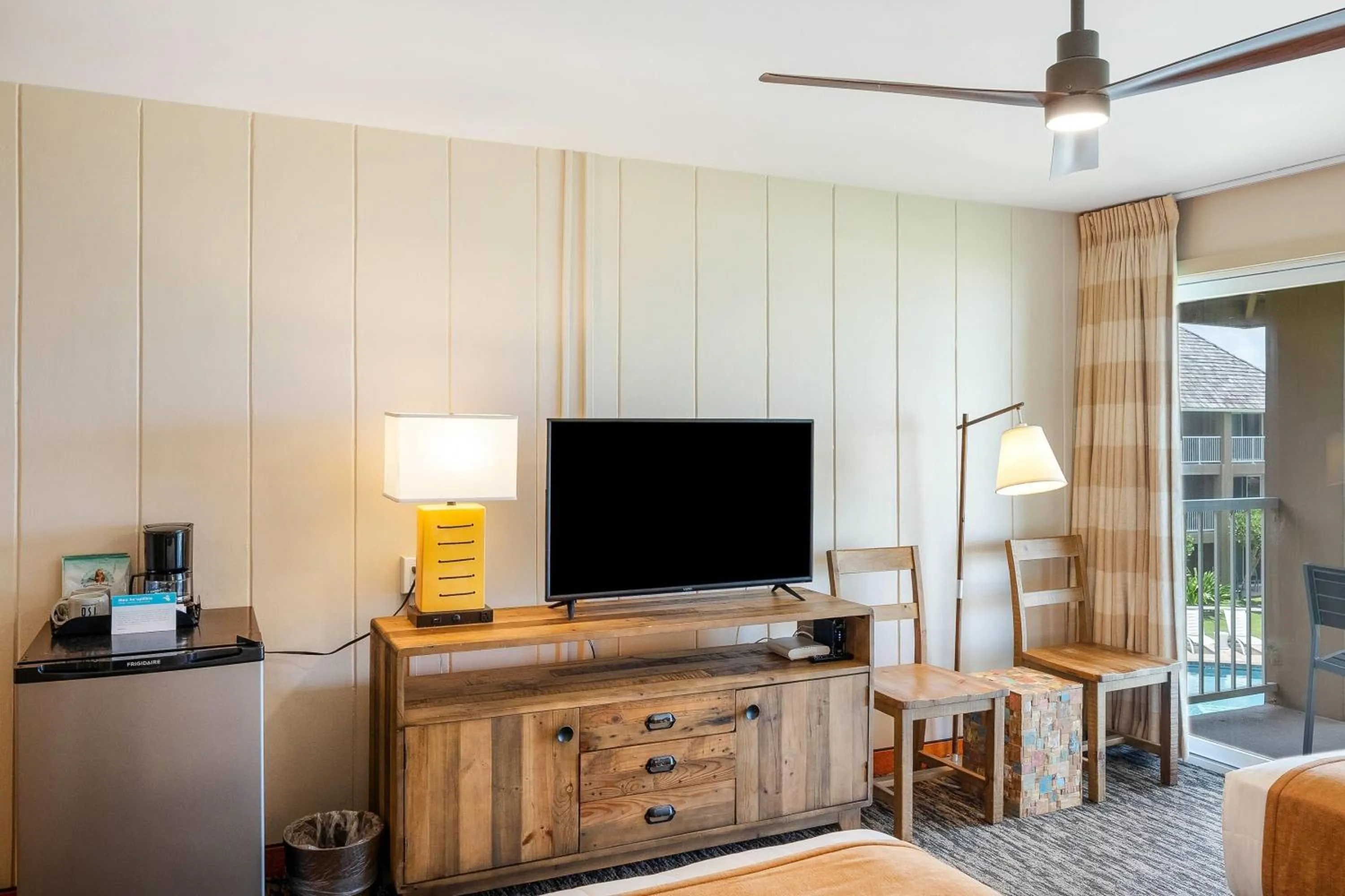 Photo of the whole room in THE ISO HOTEL, Trademark Collection by Wyndham