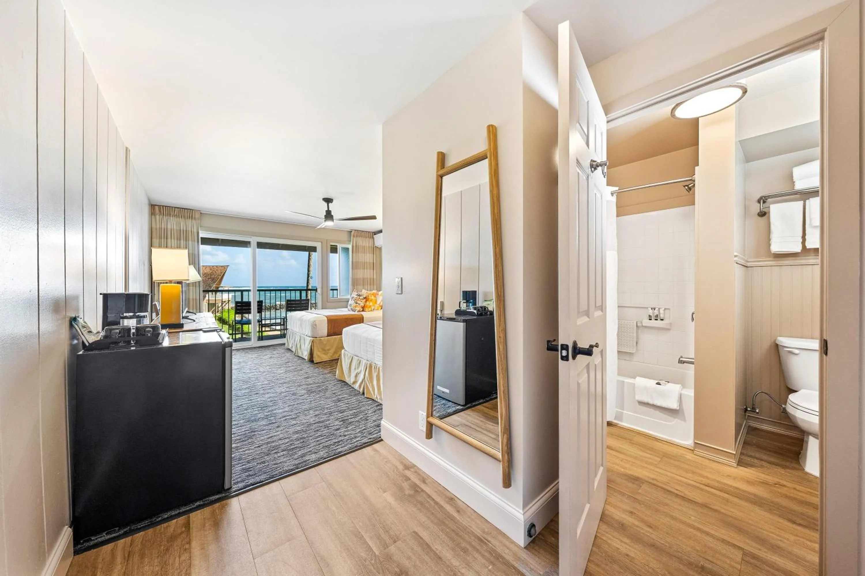 Photo of the whole room in THE ISO HOTEL, Trademark Collection by Wyndham