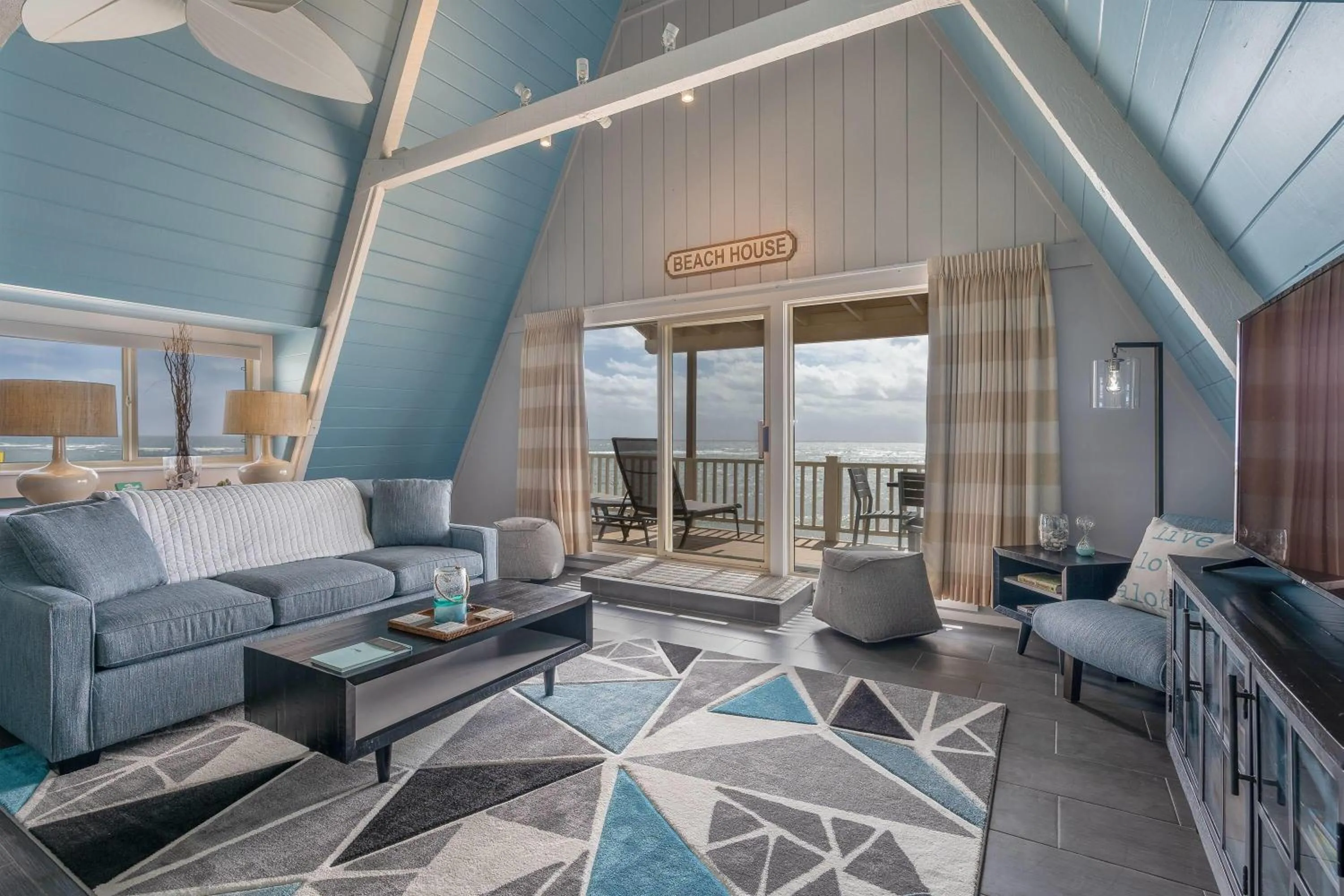 Photo of the whole room in THE ISO HOTEL, Trademark Collection by Wyndham