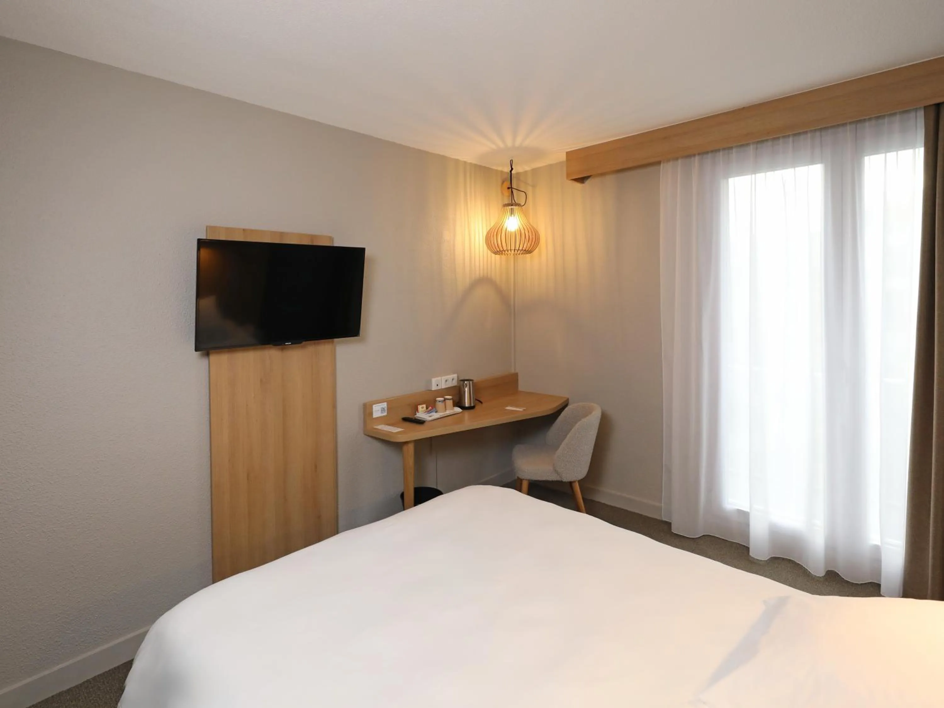 Bed in Mercure Abbeville Centre – Porte de La Baie de Somme