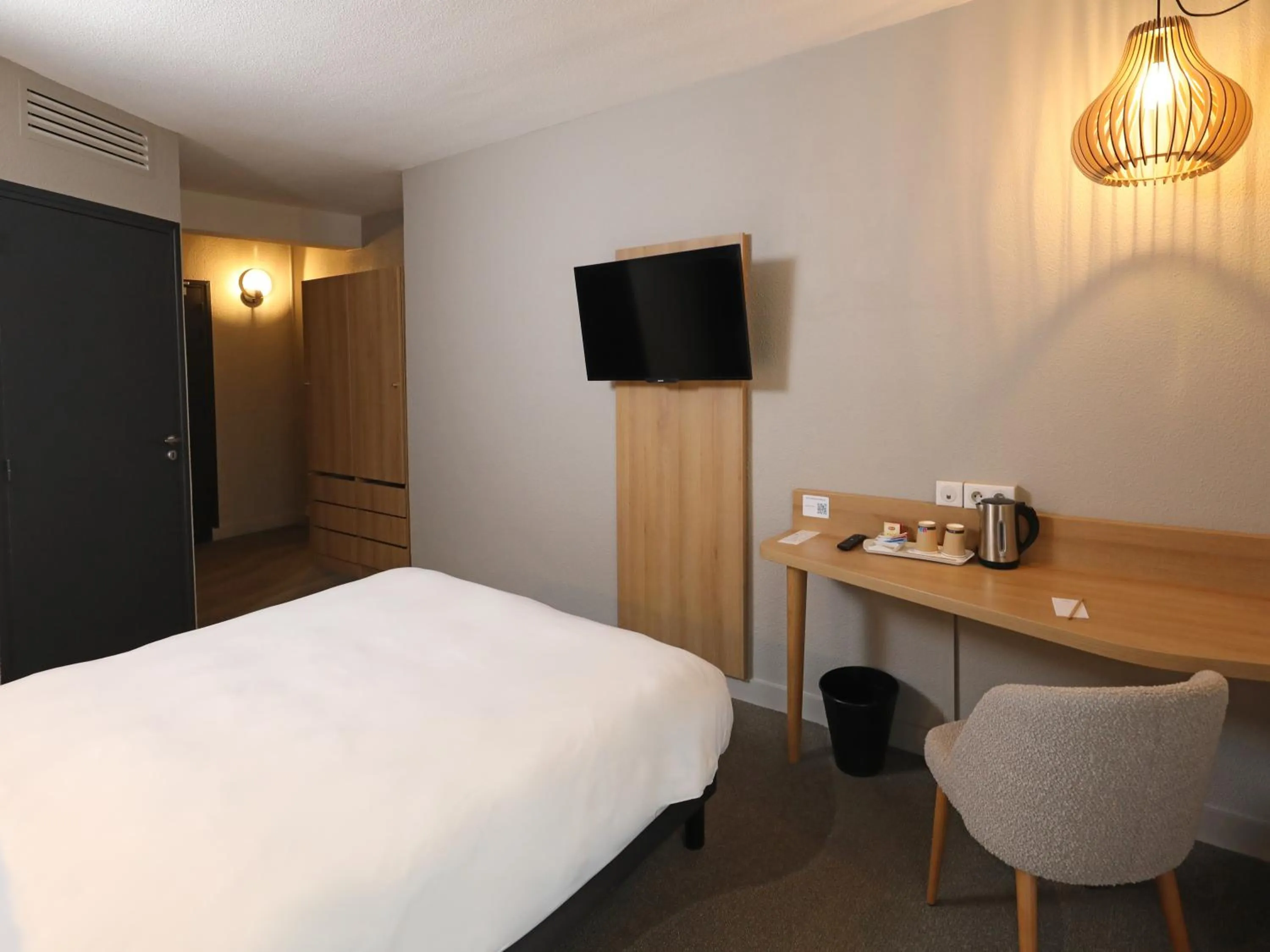 Bed in Mercure Abbeville Centre – Porte de La Baie de Somme