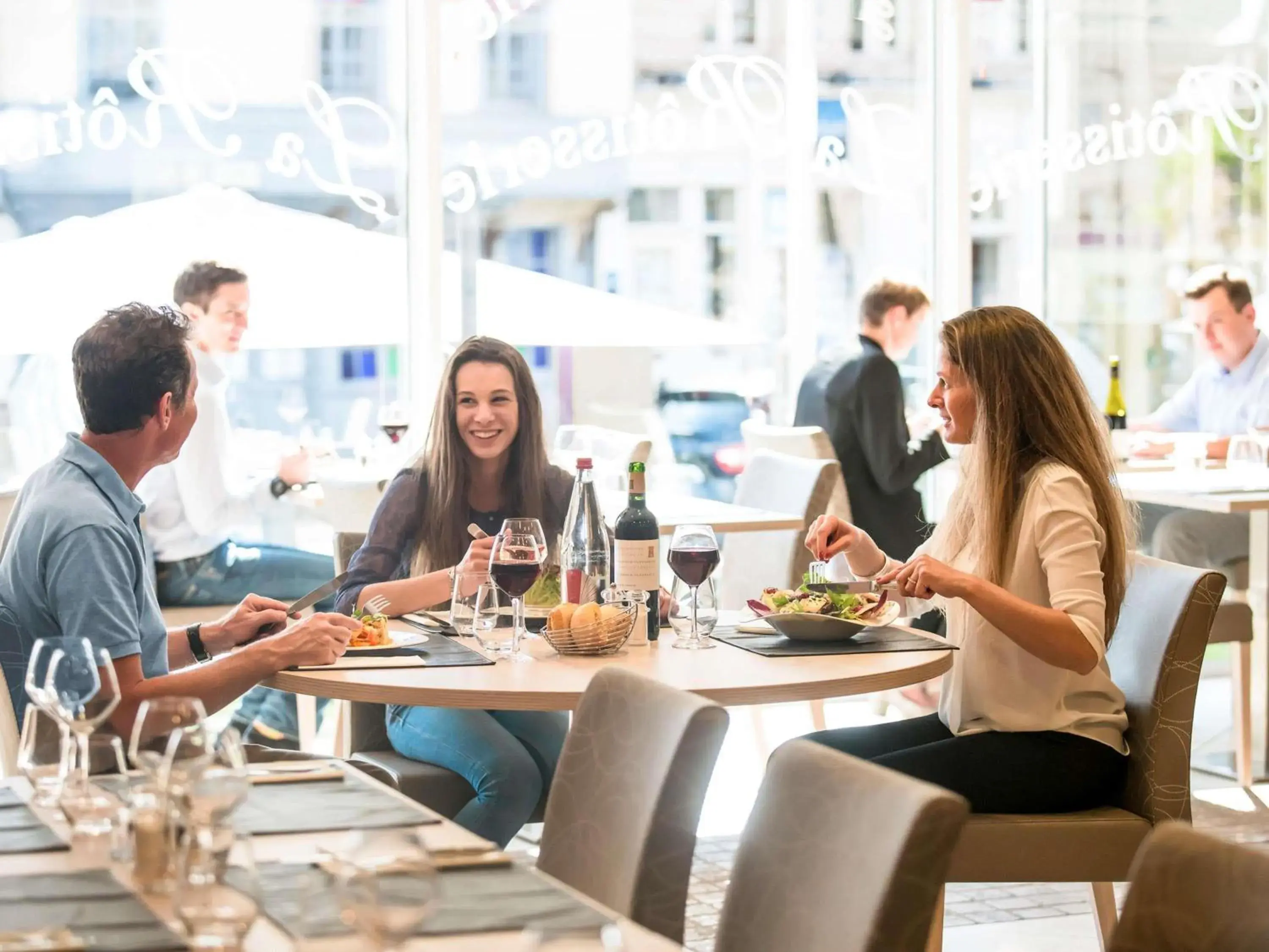 Restaurant/places to eat in Mercure Abbeville Centre – Porte de La Baie de Somme Restaurant/places to eat in Mercure Abbeville Centre – Porte de La Baie de Somme