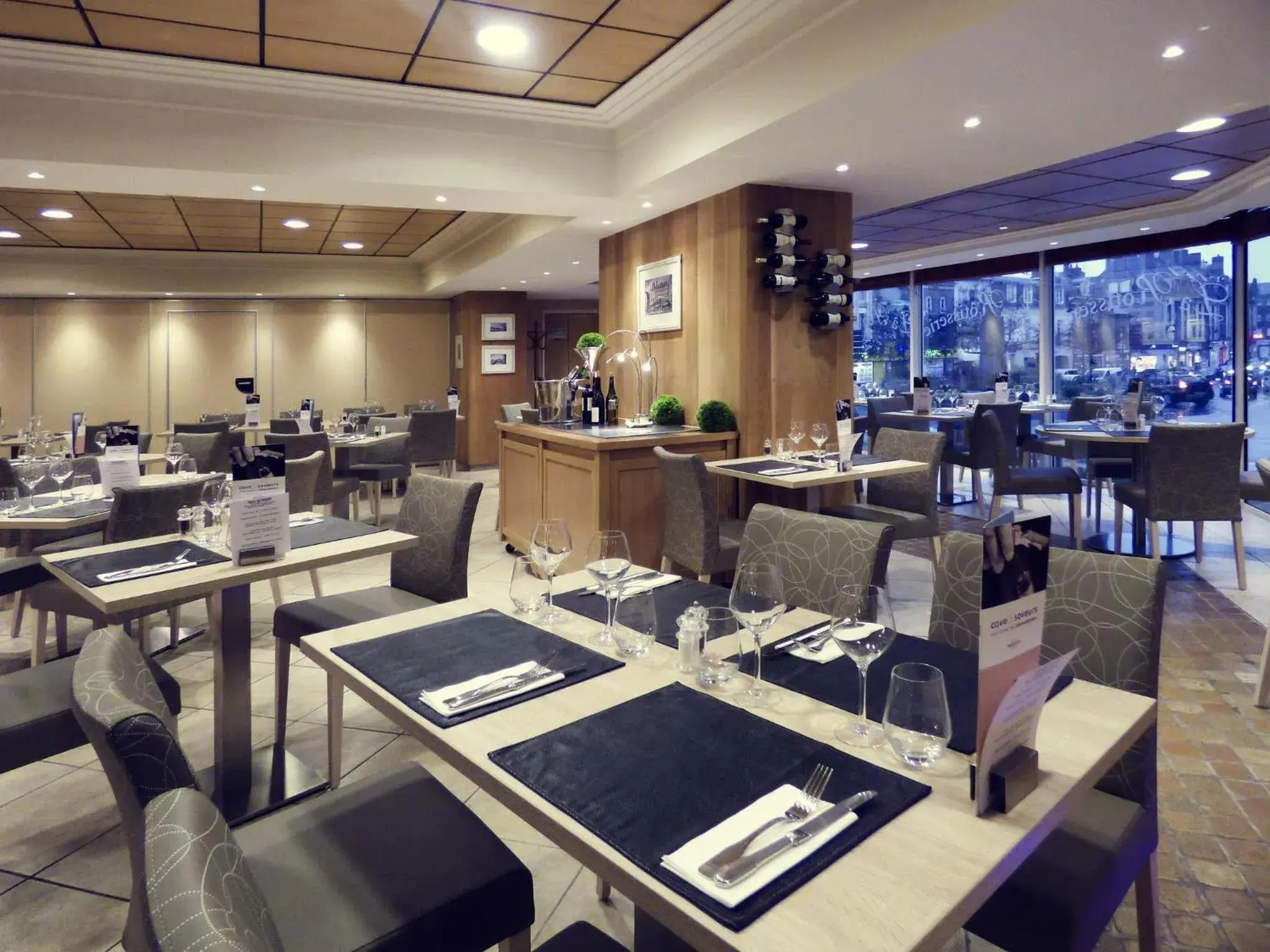 Restaurant/places to eat in Mercure Abbeville Centre – Porte de La Baie de Somme Restaurant/places to eat in Mercure Abbeville Centre – Porte de La Baie de Somme