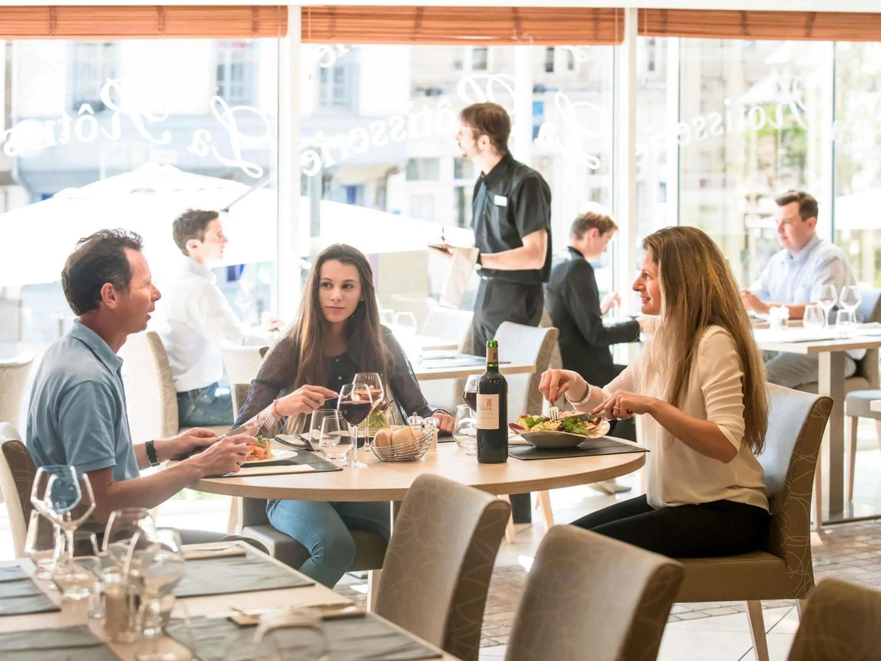 Property building in Mercure Abbeville Centre – Porte de La Baie de Somme