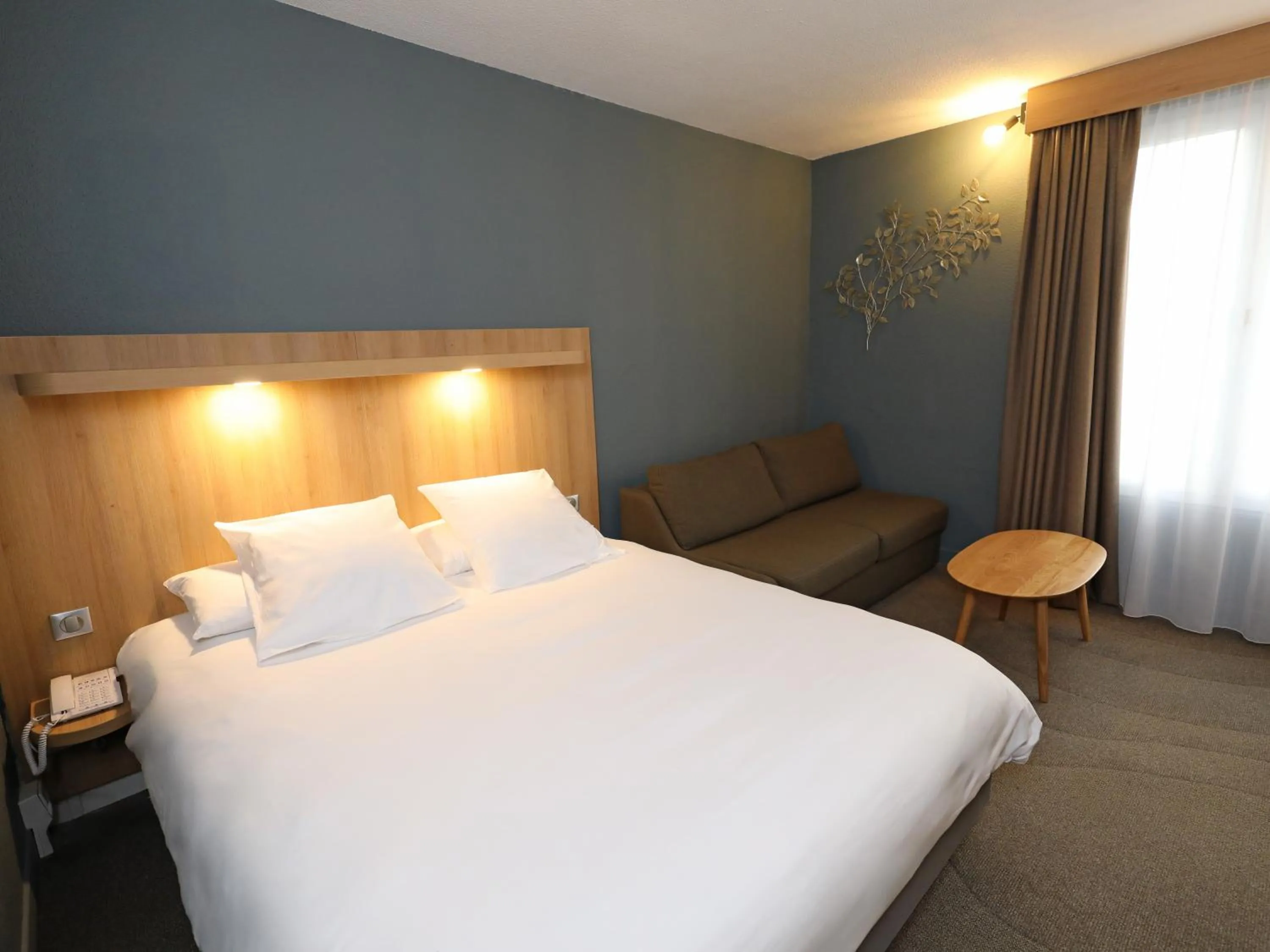 Bed in Mercure Abbeville Centre – Porte de La Baie de Somme