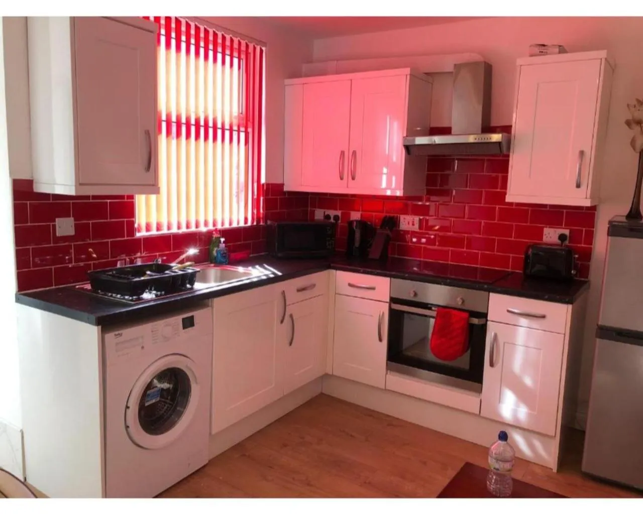 Kitchen or kitchenette in Balmain Apartments