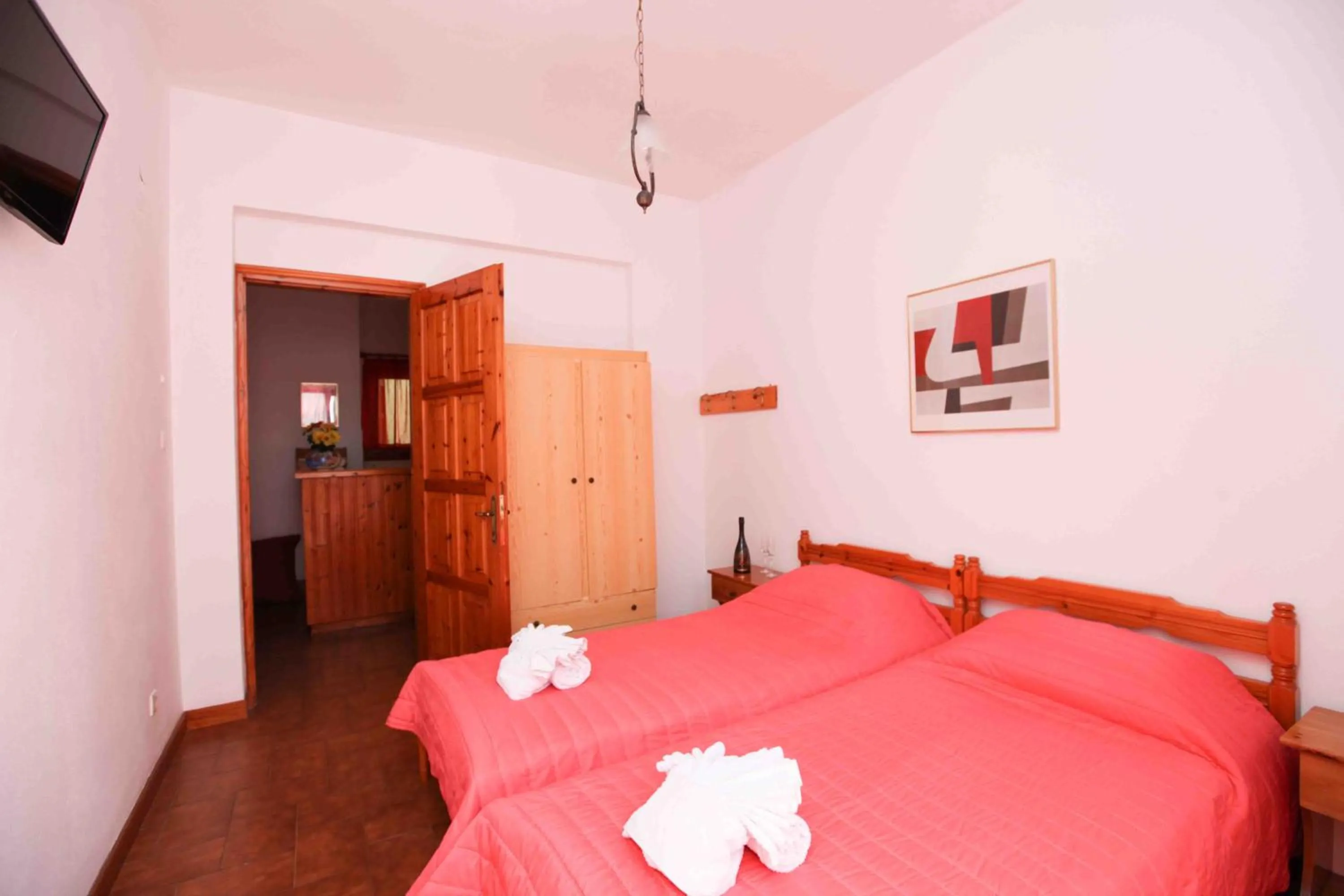 Photo of the whole room in Skiathos House