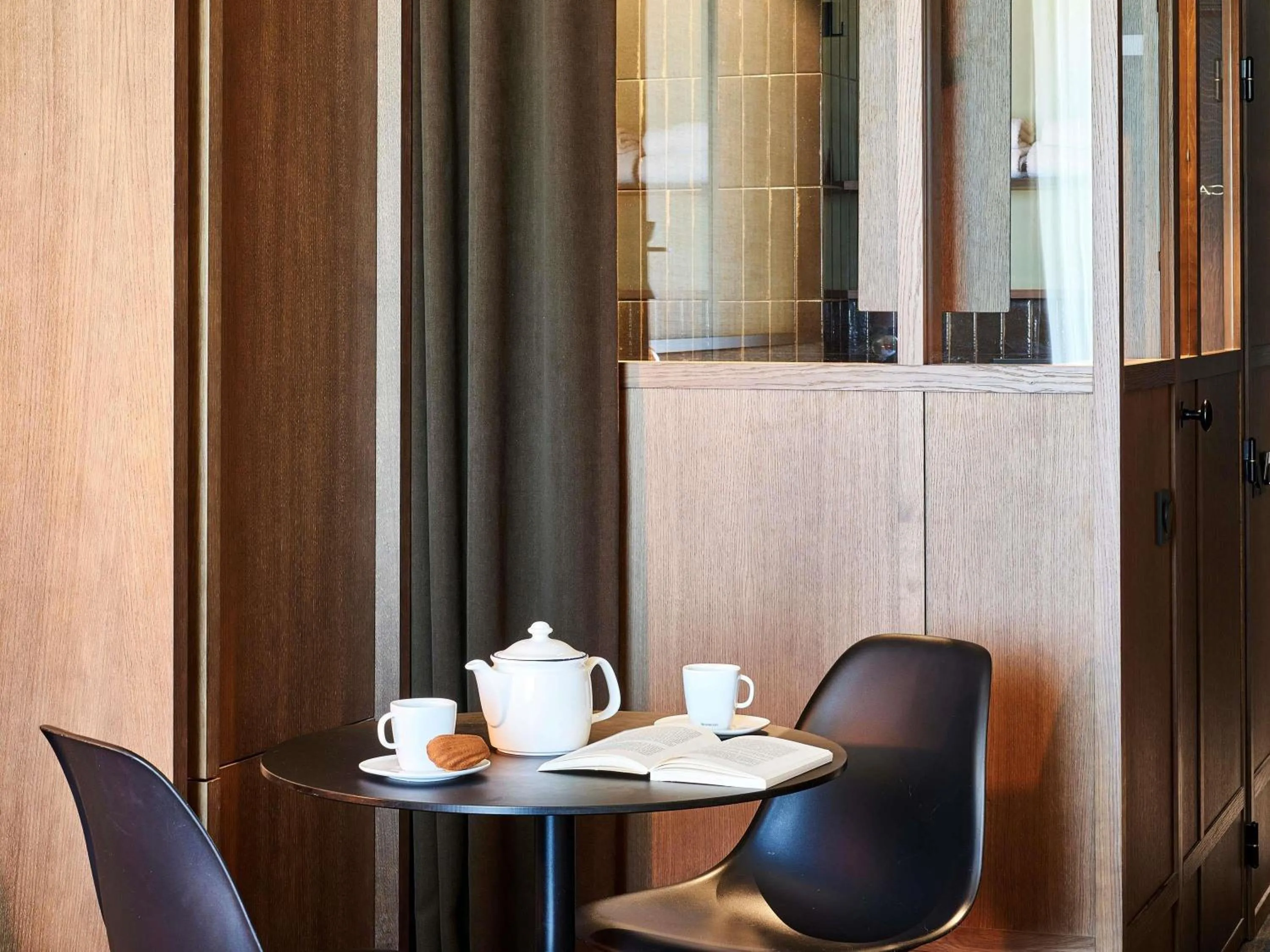 Bedroom in Mercure St Malo Front de Mer