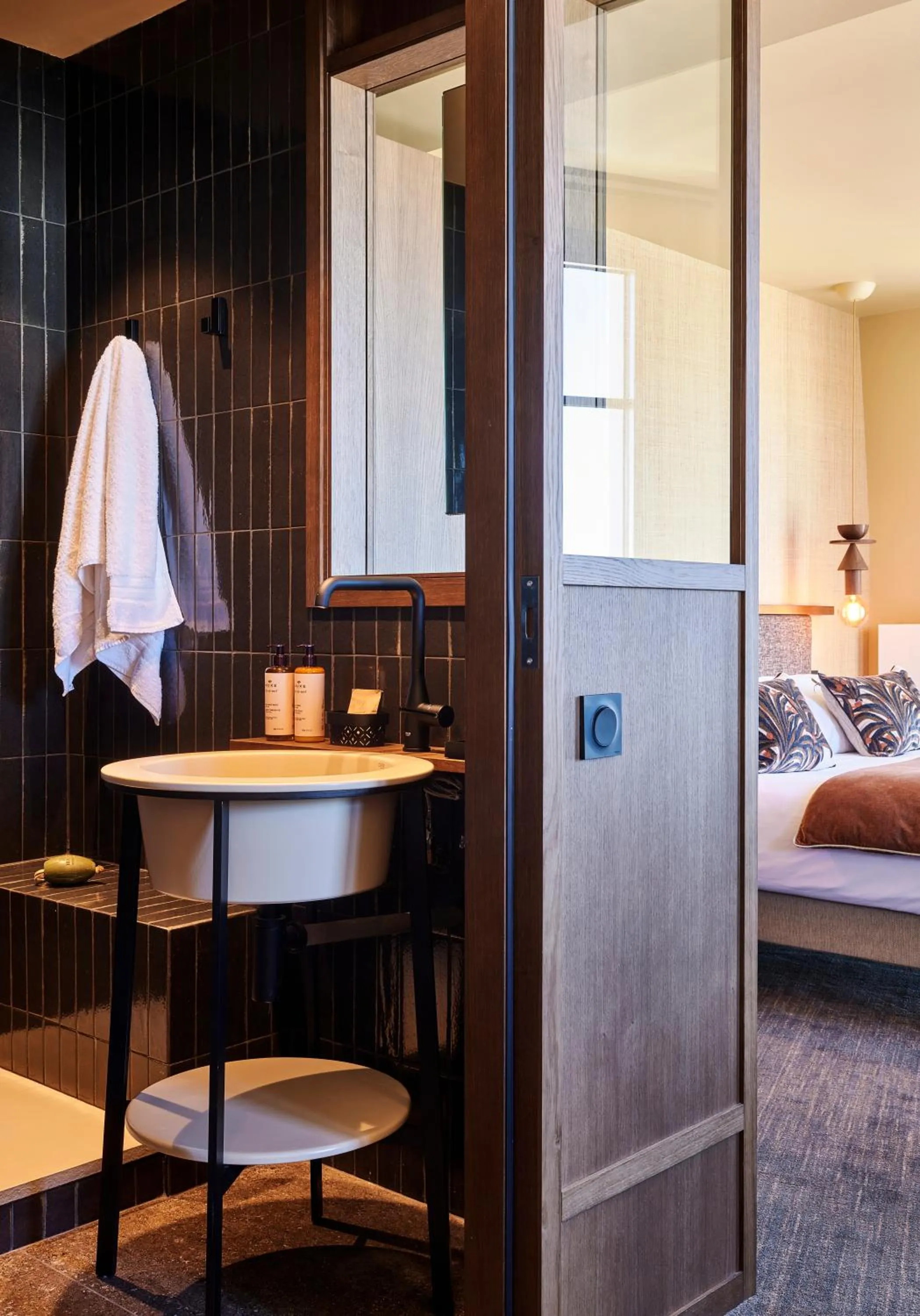 Shower, Bed in Mercure St Malo Front de Mer