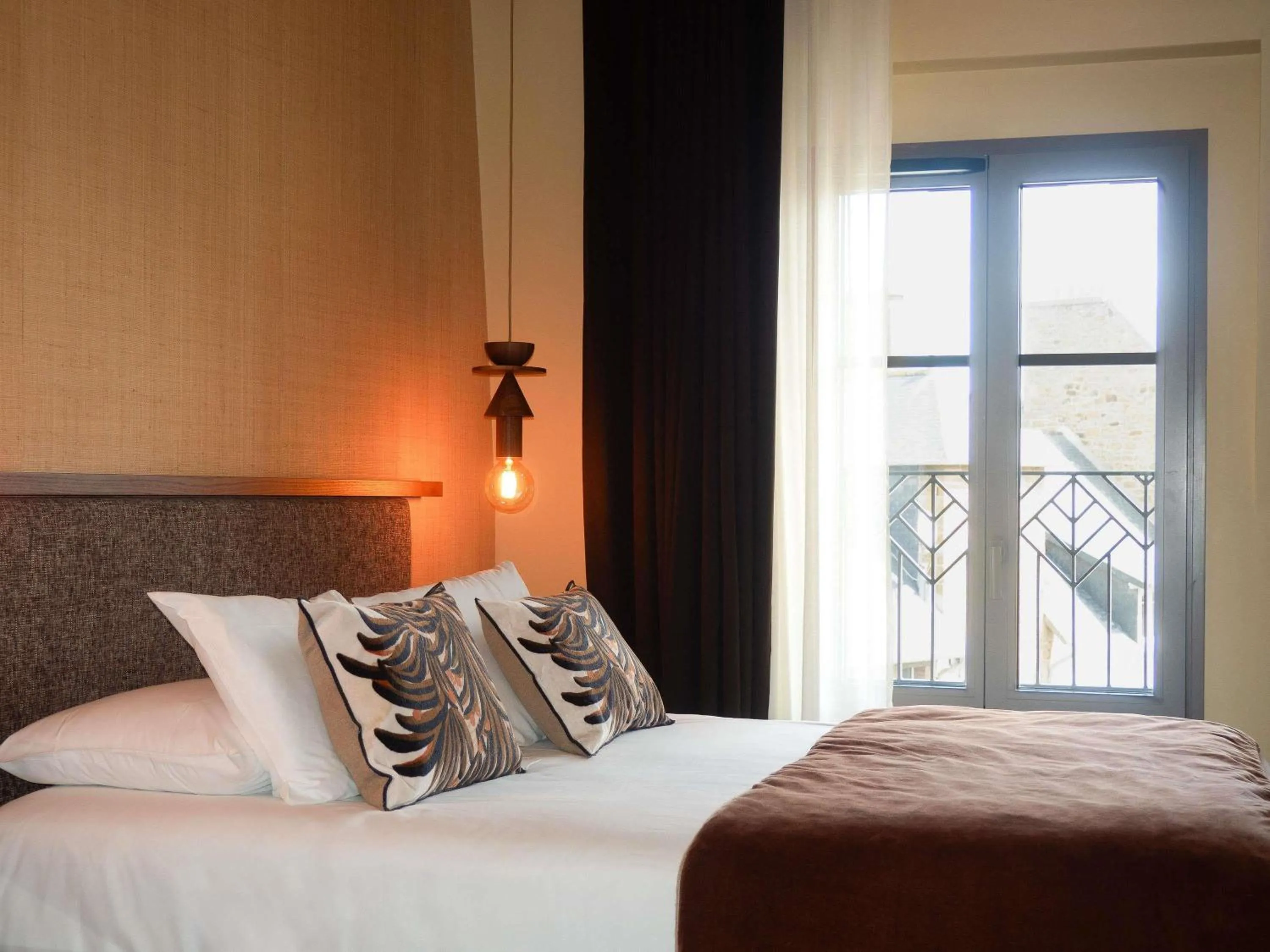 Bedroom, Bed in Mercure St Malo Front de Mer