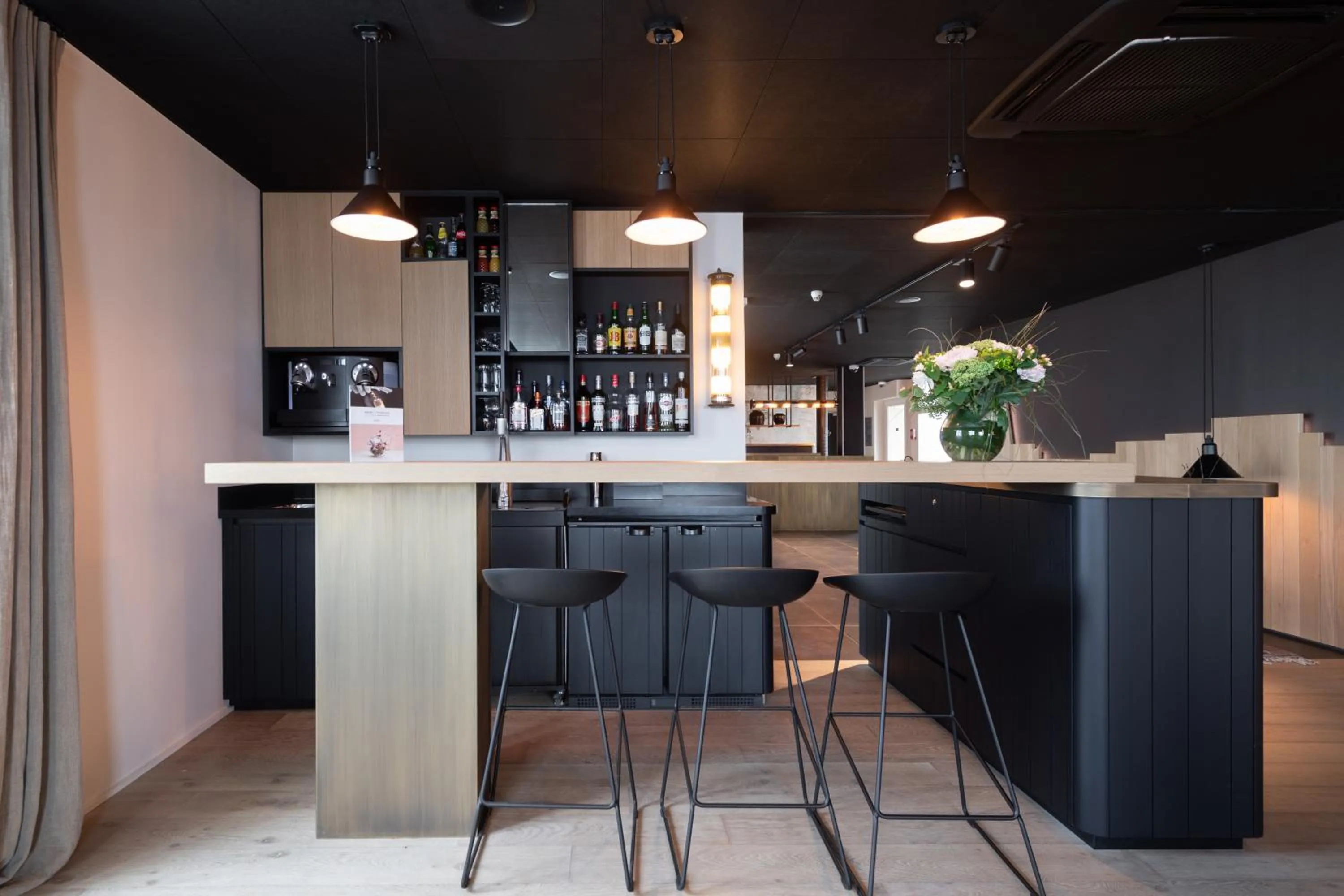 Lounge or bar in Mercure St Malo Front de Mer