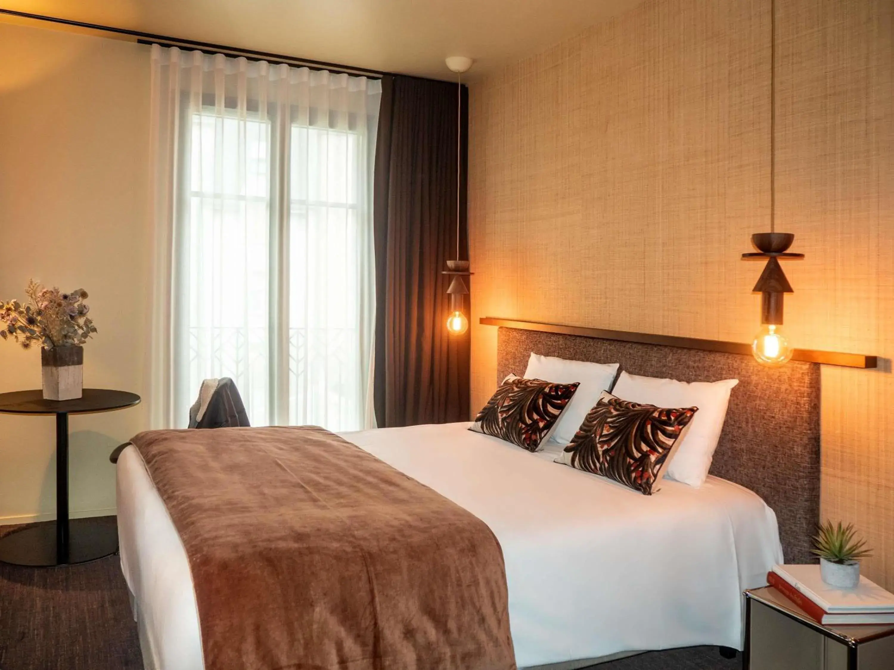 Classic Double Room with Side Sea View in Mercure St Malo Front de Mer Classic Double Room with Side Sea View in Mercure St Malo Front de Mer