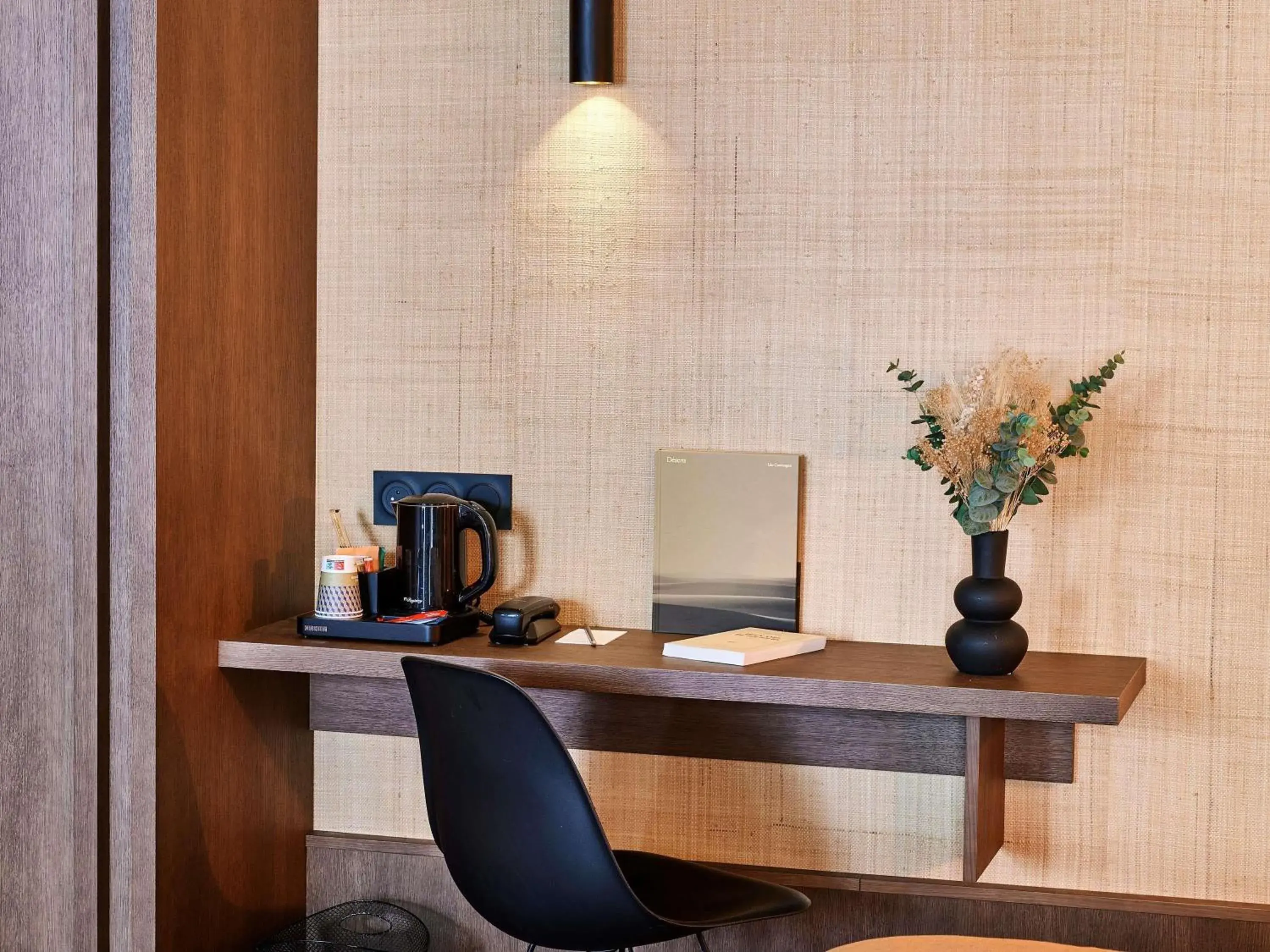 Bedroom in Mercure St Malo Front de Mer Bedroom in Mercure St Malo Front de Mer