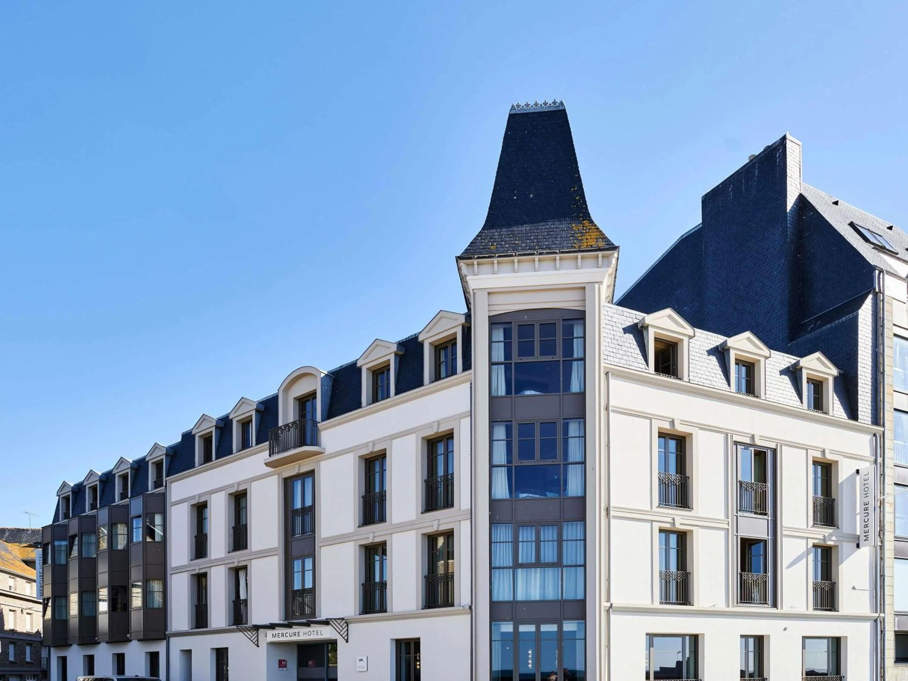 Property building in Mercure St Malo Front de Mer