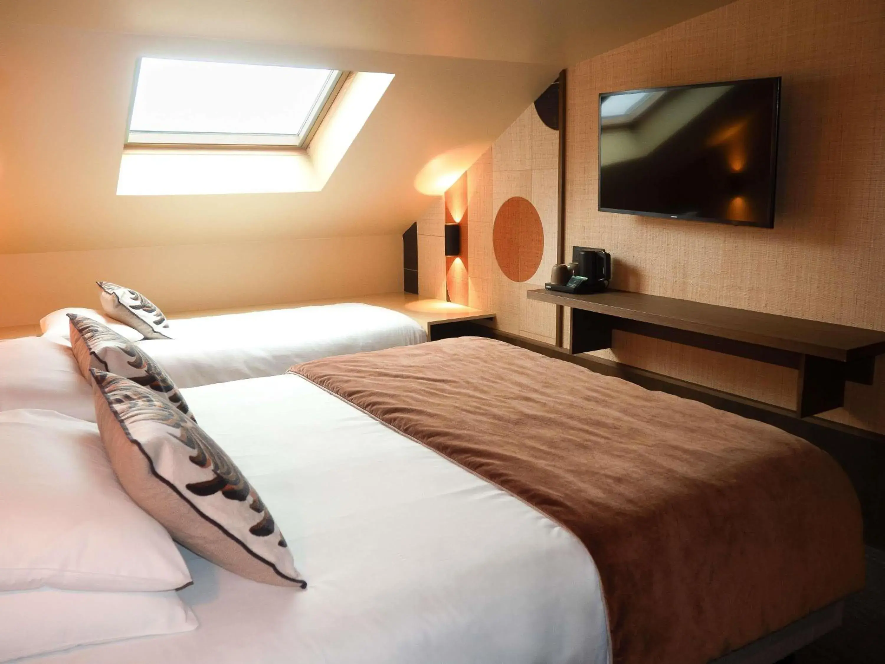 Bedroom, Bed in Mercure St Malo Front de Mer Bedroom, Bed in Mercure St Malo Front de Mer