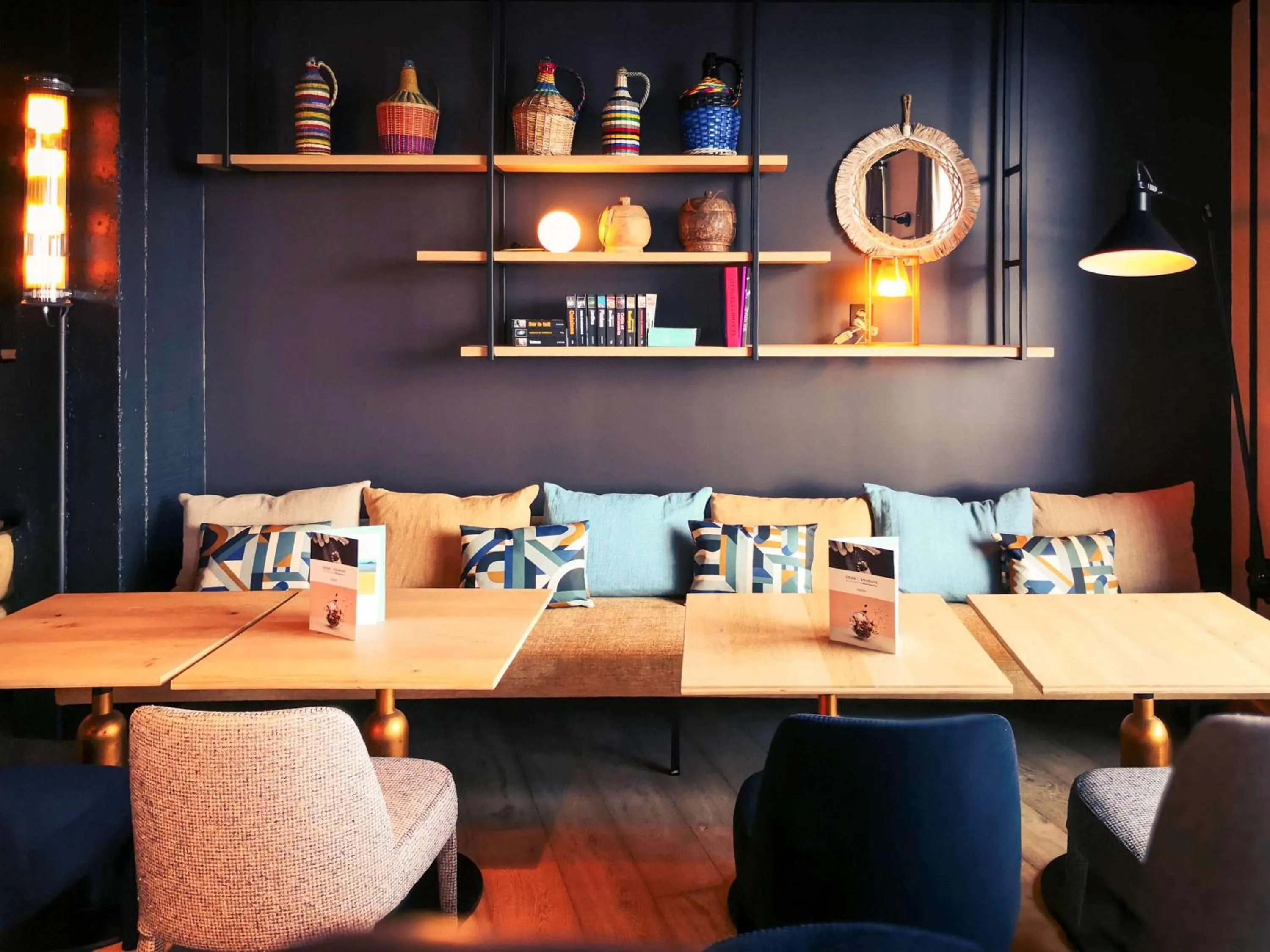 Lounge or bar in Mercure St Malo Front de Mer