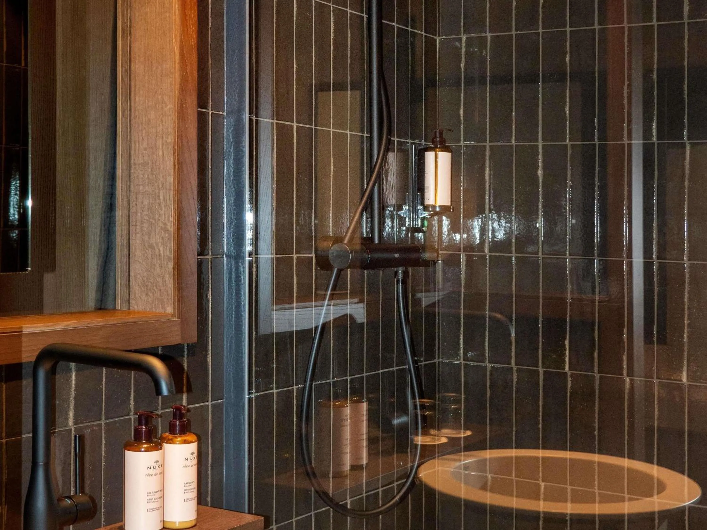 Bedroom in Mercure St Malo Front de Mer