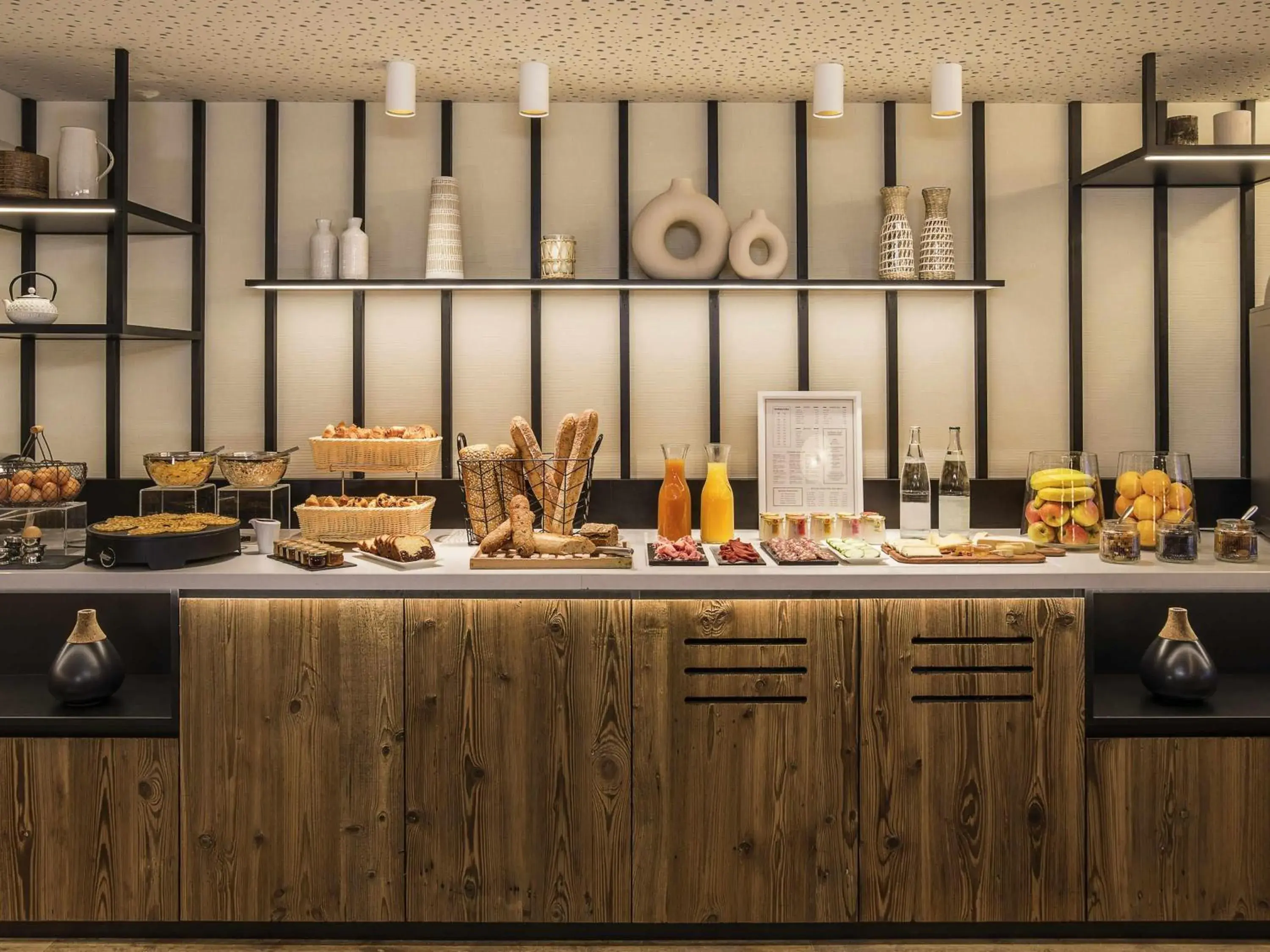 Breakfast in Mercure Chambéry Centre Breakfast in Mercure Chambéry Centre