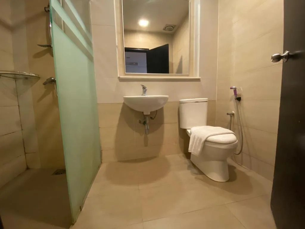 Shower in Aranda Nova Suite