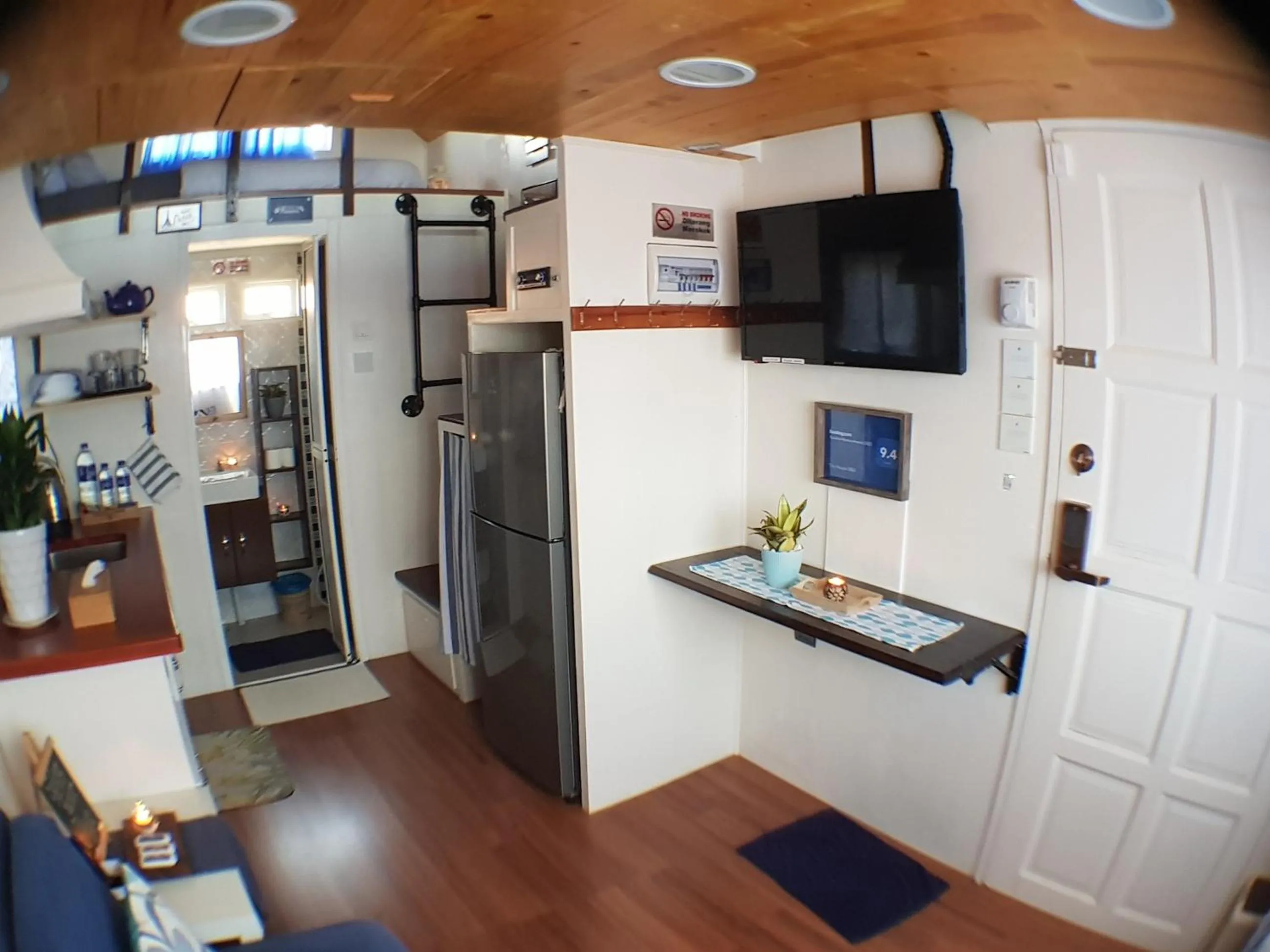 TV and multimedia in Tiny House B&B