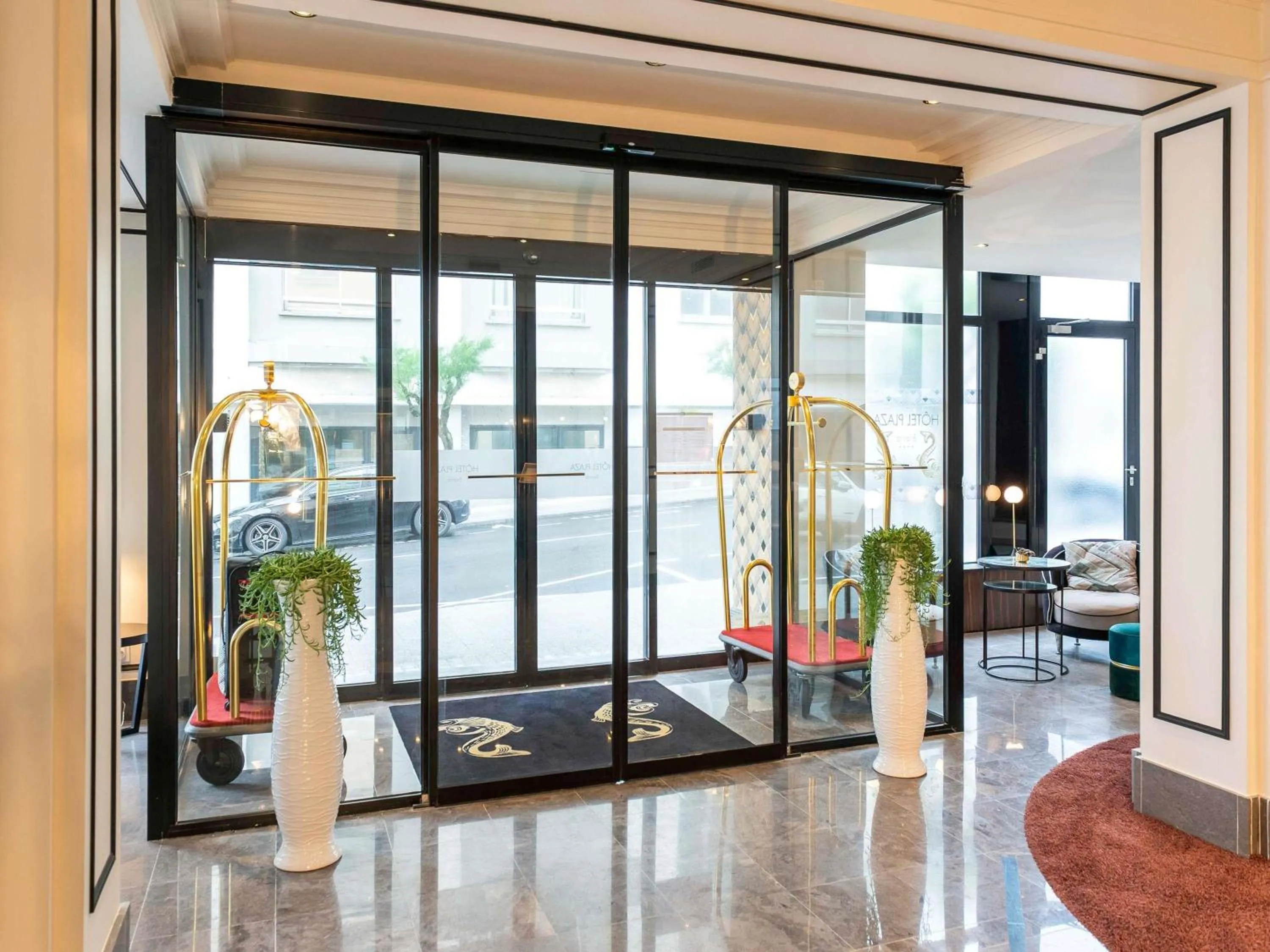 Other in Hotel Plaza Biarritz Plage - Handwritten Collection