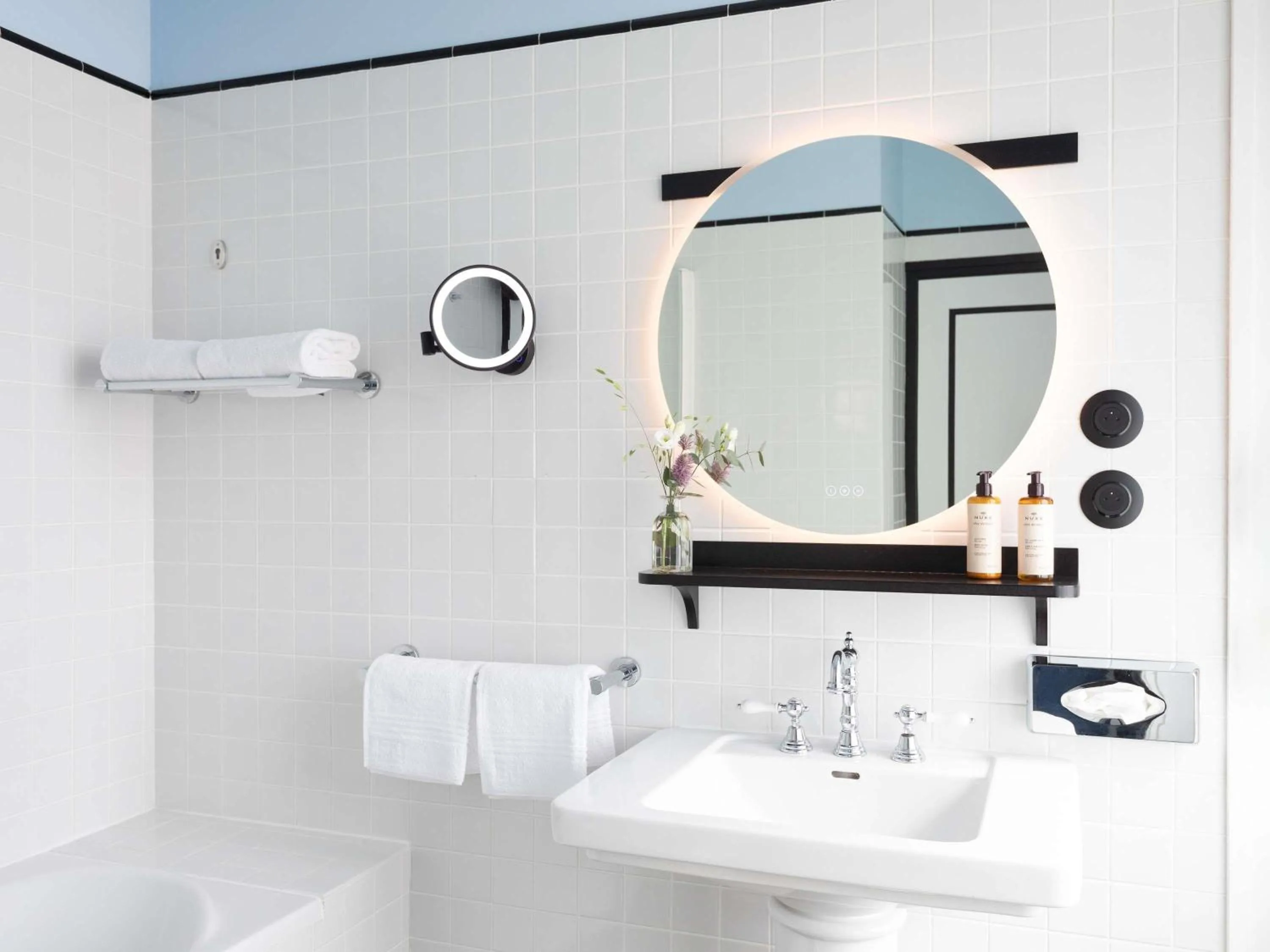 Bedroom in Hotel Plaza Biarritz Plage - Handwritten Collection