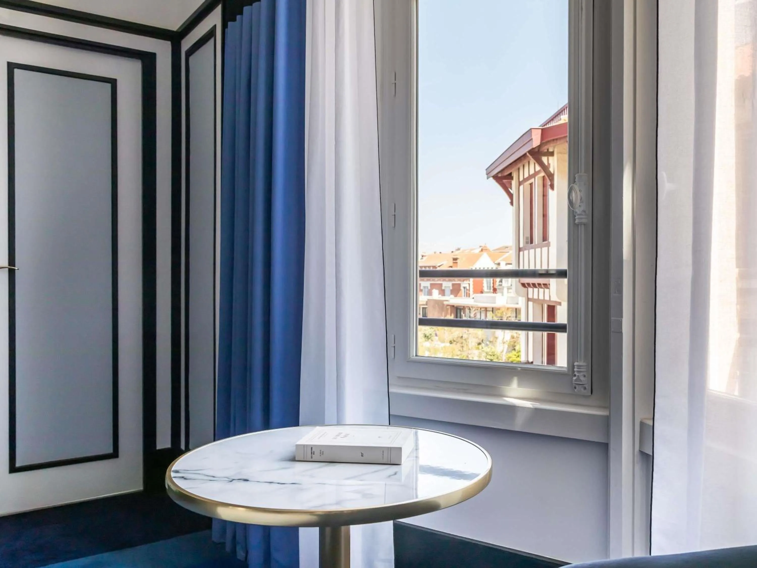 Bedroom in Hotel Plaza Biarritz Plage - Handwritten Collection