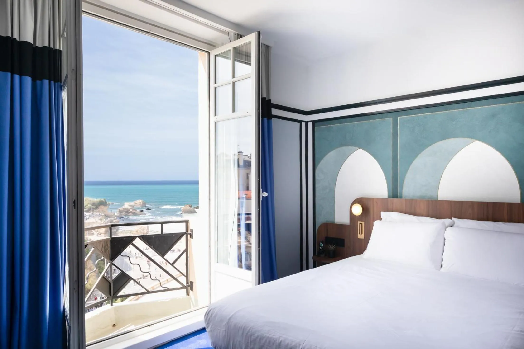Bed in Hotel Plaza Biarritz Plage - Handwritten Collection