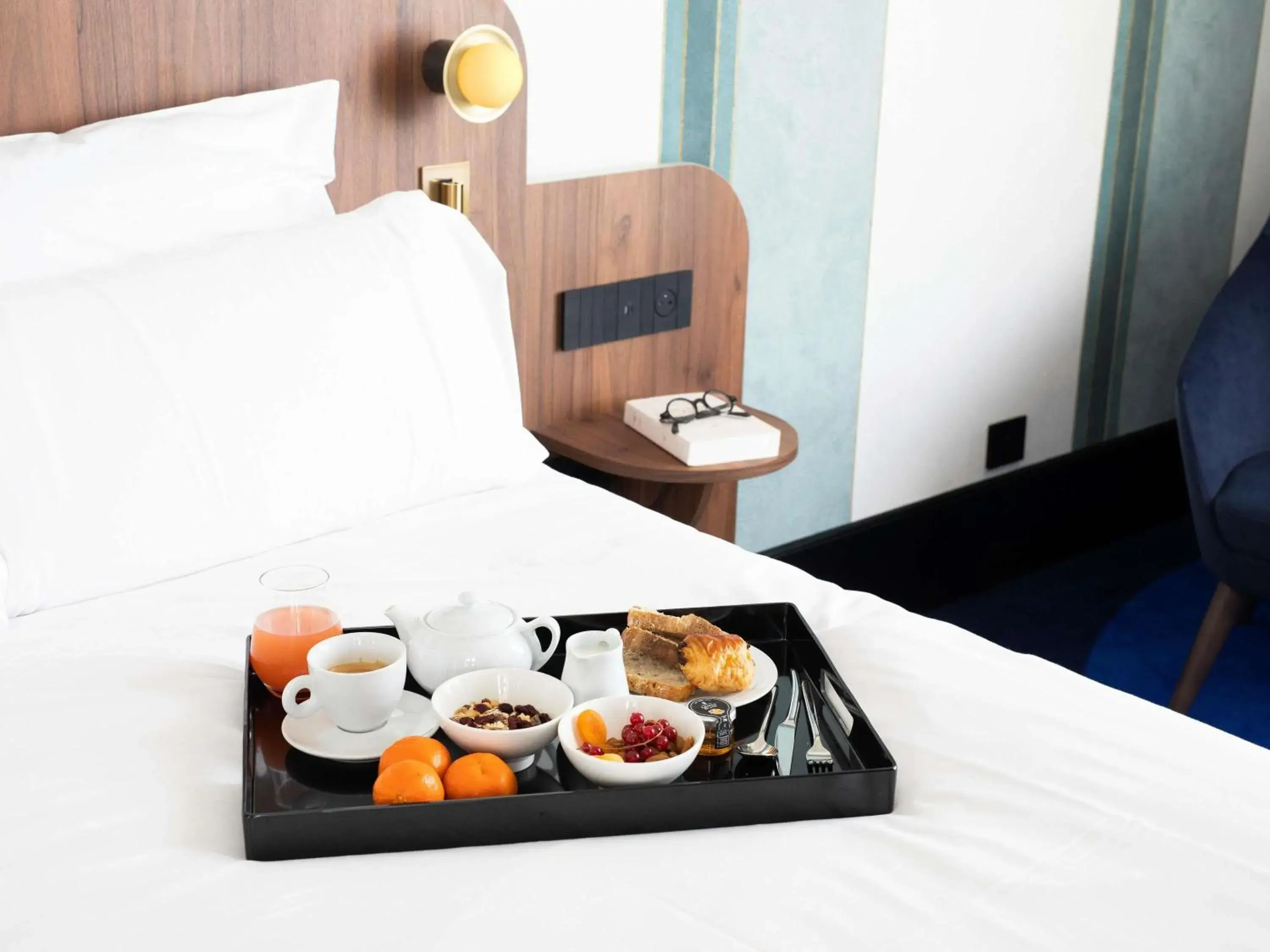 Bedroom, Bed in Hotel Plaza Biarritz Plage - Handwritten Collection Bedroom, Bed in Hotel Plaza Biarritz Plage - Handwritten Collection