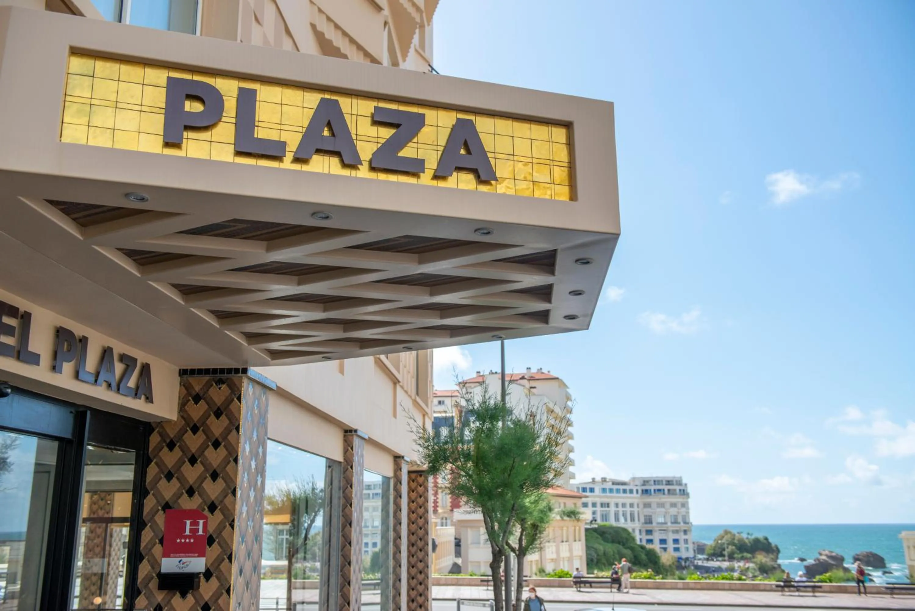 Sea view in Hotel Plaza Biarritz Plage - Handwritten Collection