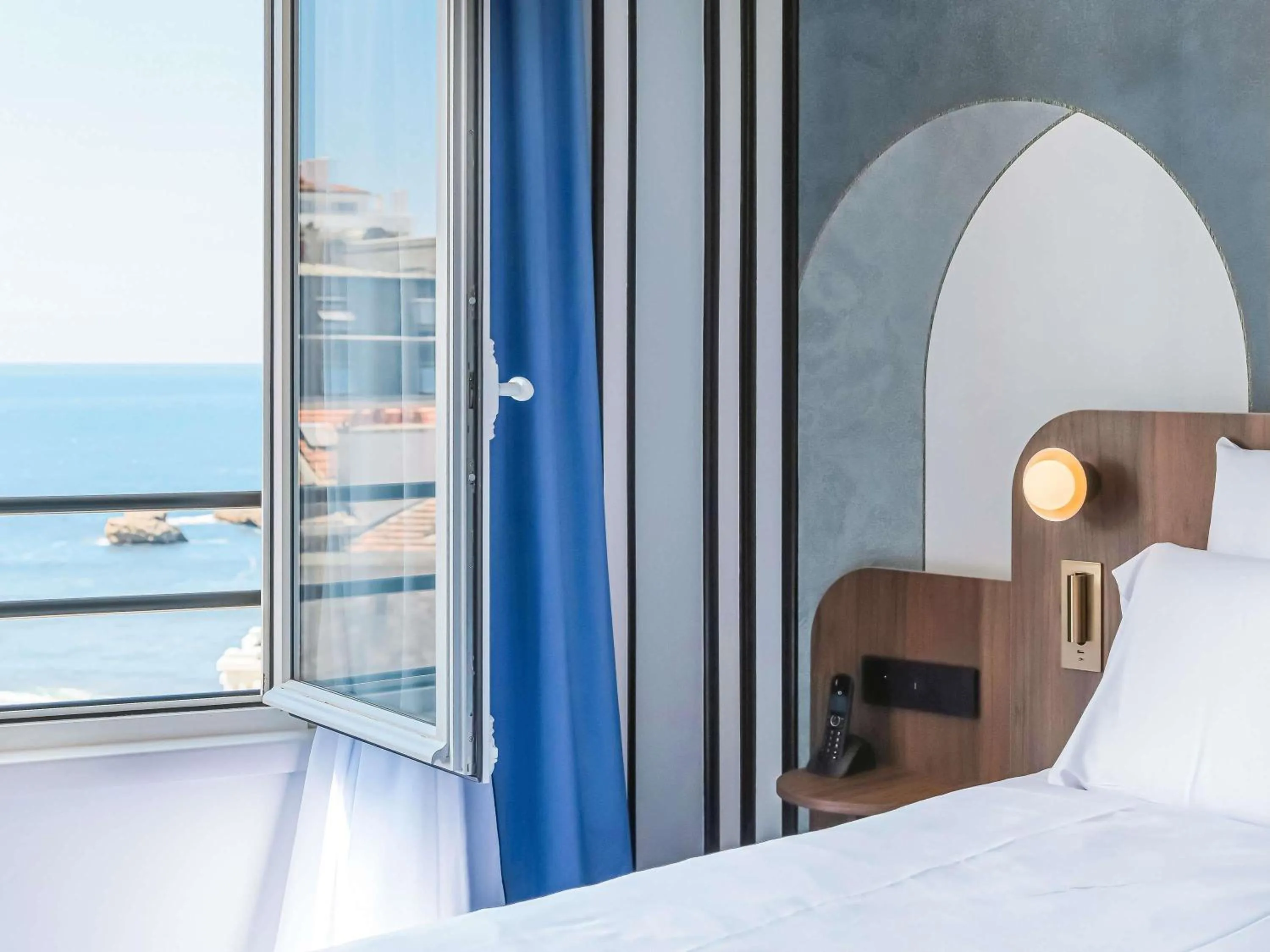 Bedroom, Bed in Hotel Plaza Biarritz Plage - Handwritten Collection