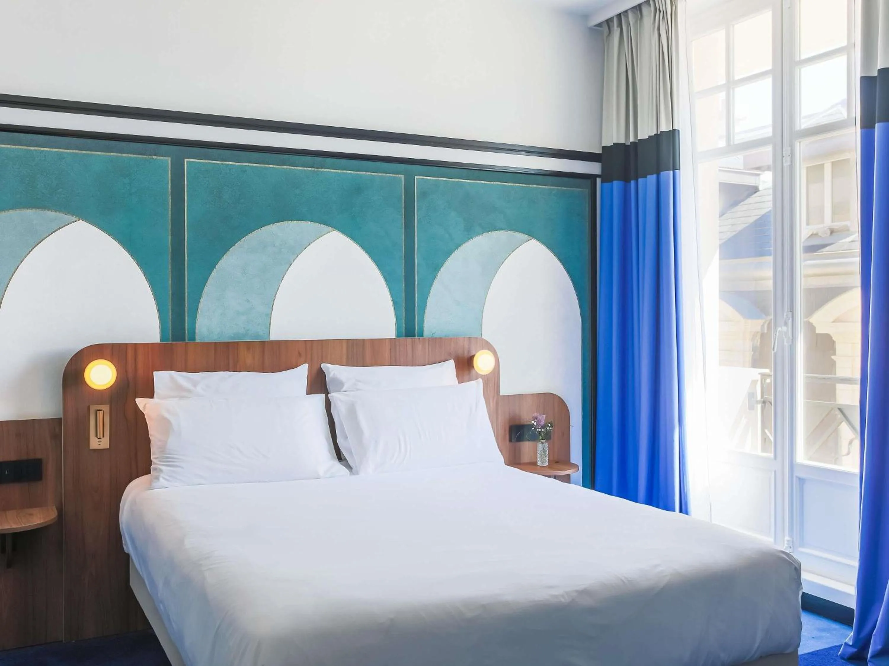 Bedroom, Bed in Hotel Plaza Biarritz Plage - Handwritten Collection