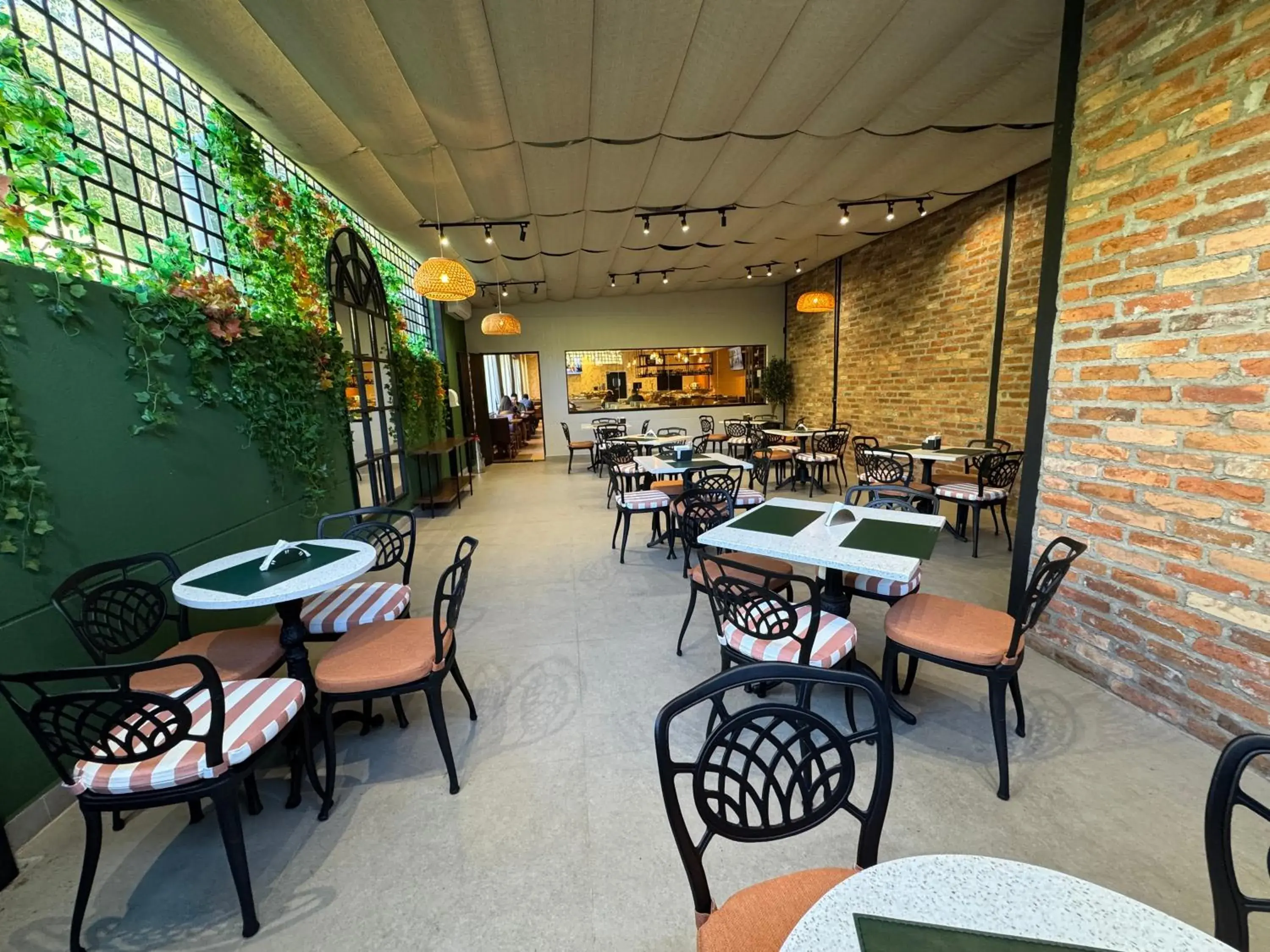 Restaurant/places to eat in Graal Inn Mairiporã Restaurant/places to eat in Graal Inn Mairiporã