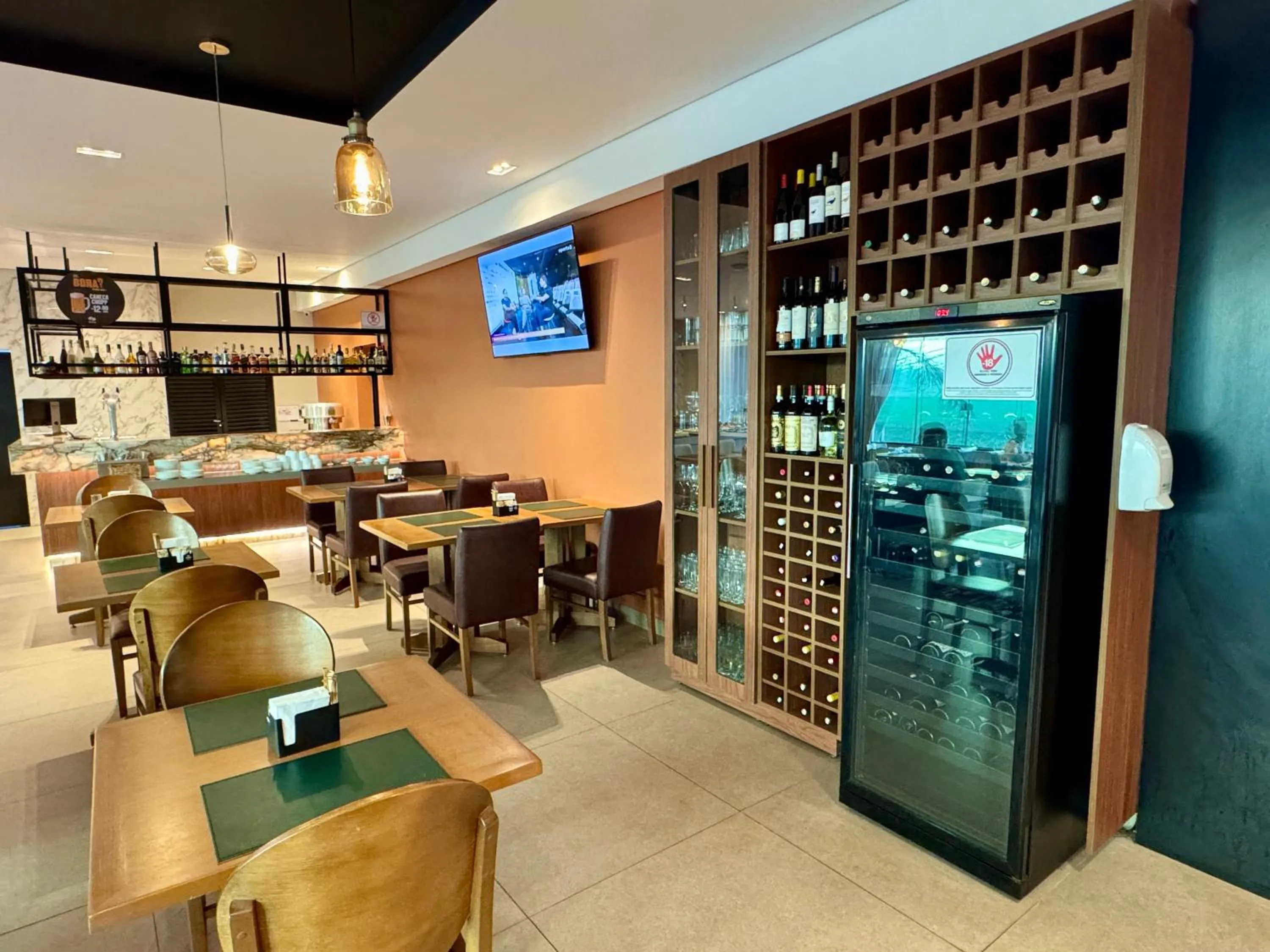 Restaurant/places to eat in Graal Inn Mairiporã