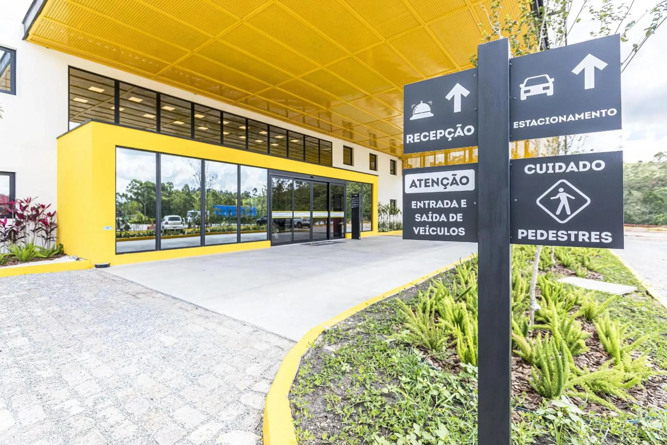 Facade/entrance in Graal Inn Mairiporã