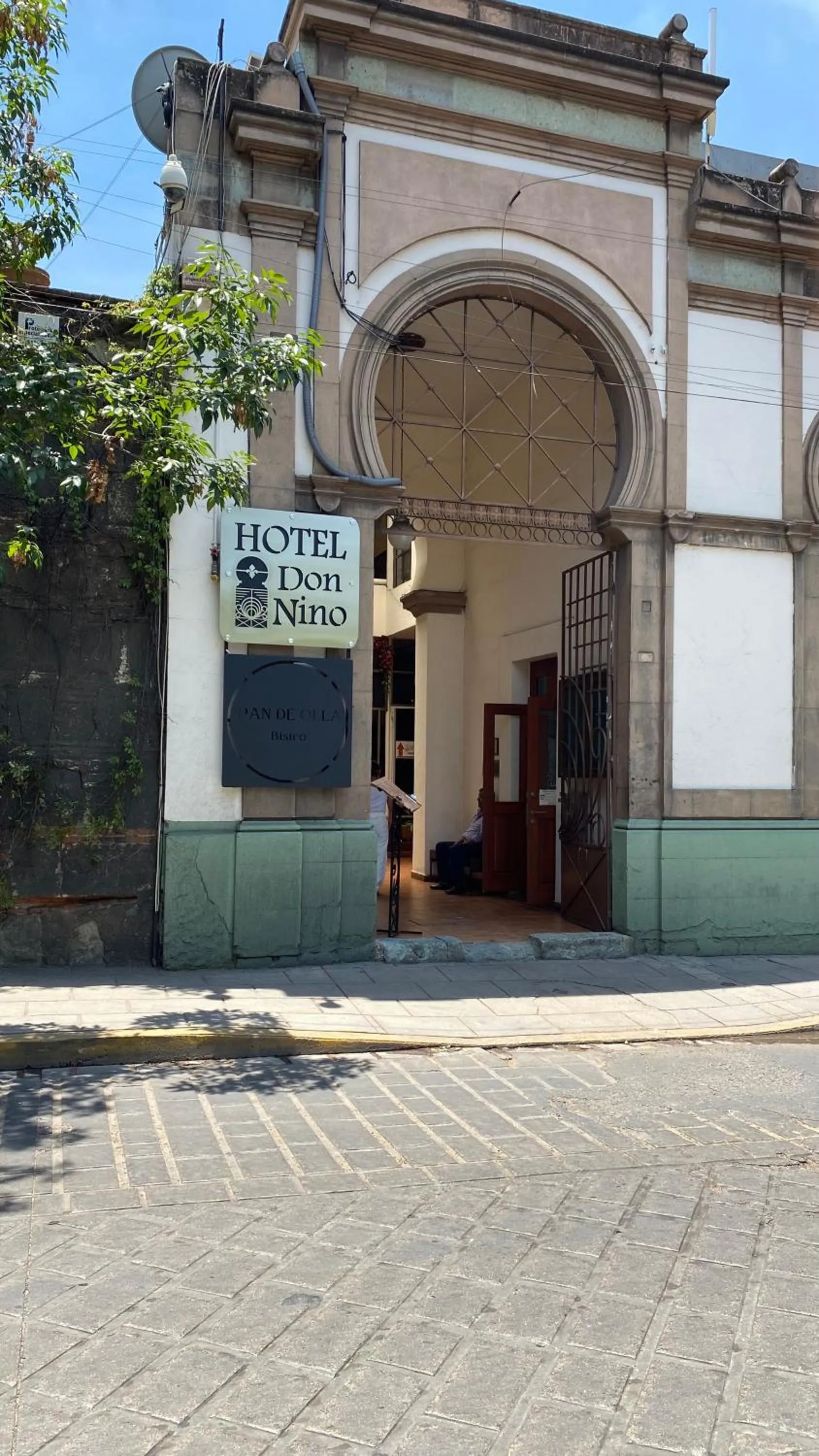 Property building in Hotel Don Nino