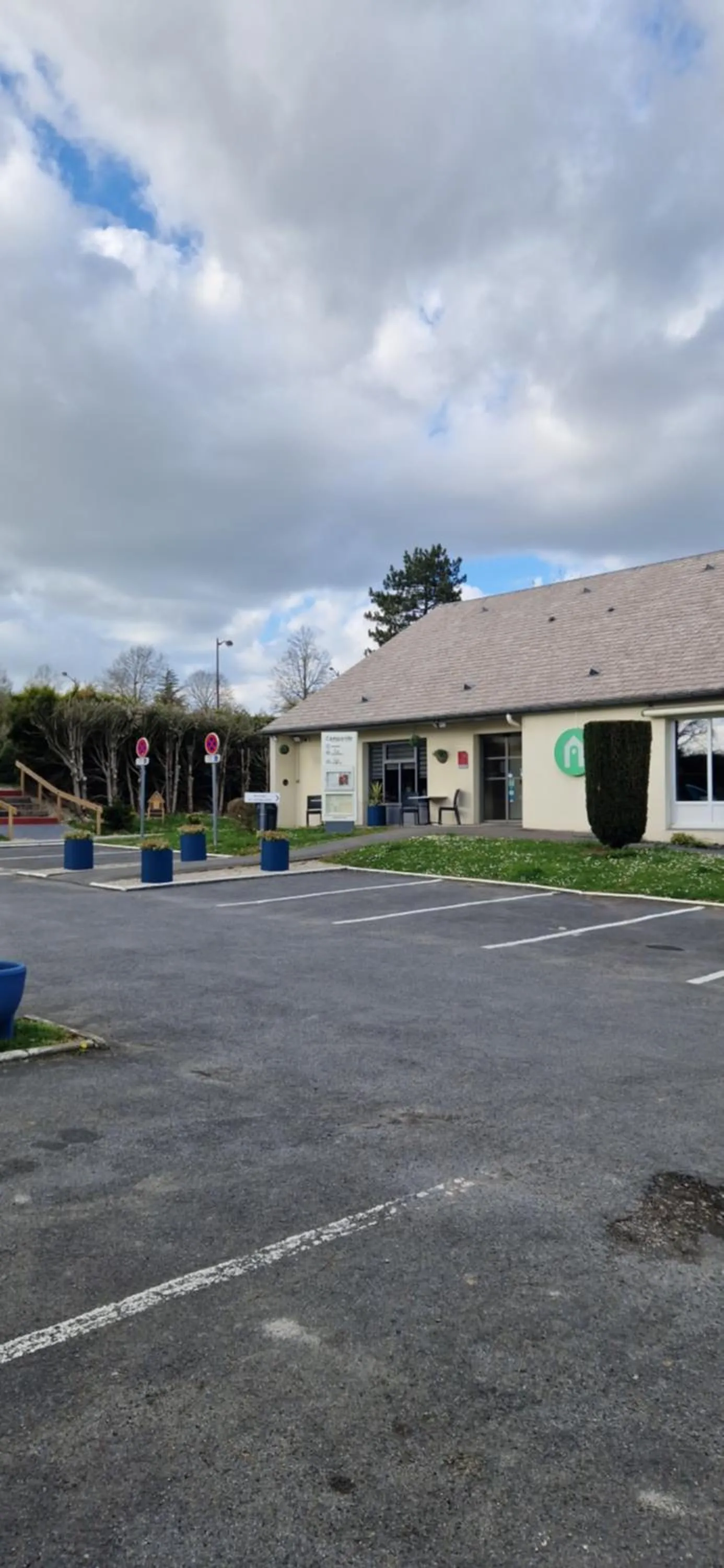 Property building in Campanile Saint Quentin