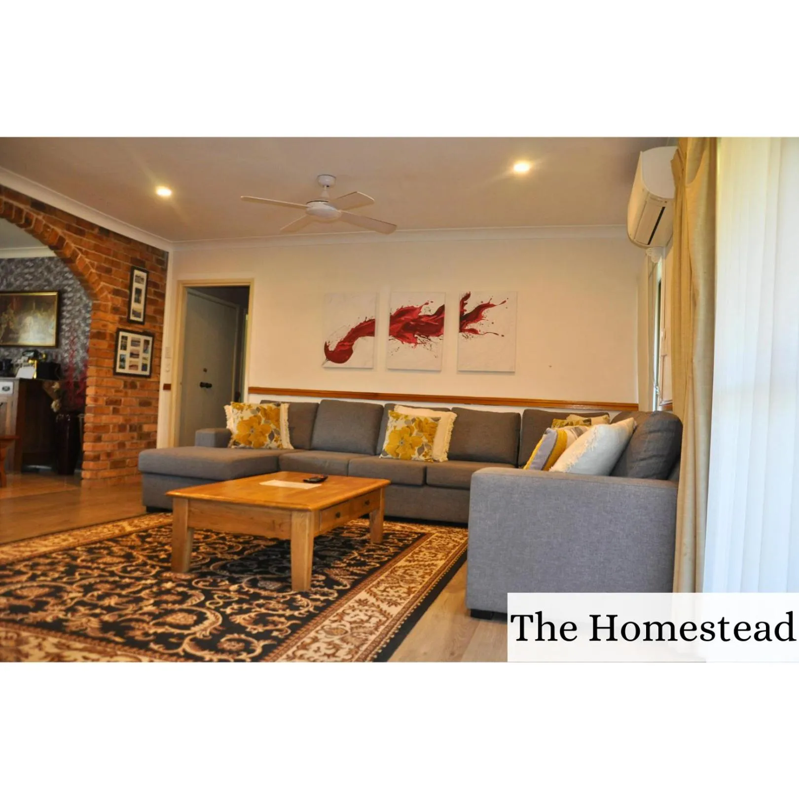 Communal lounge/ TV room in Woolshed Hill Estate
