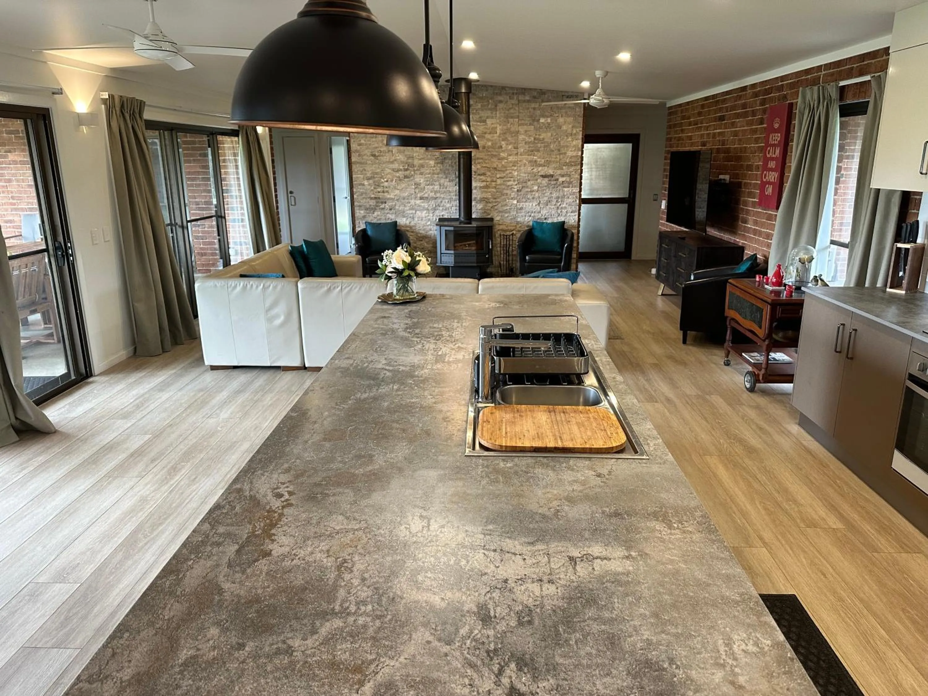 Communal lounge/ TV room in Woolshed Hill Estate