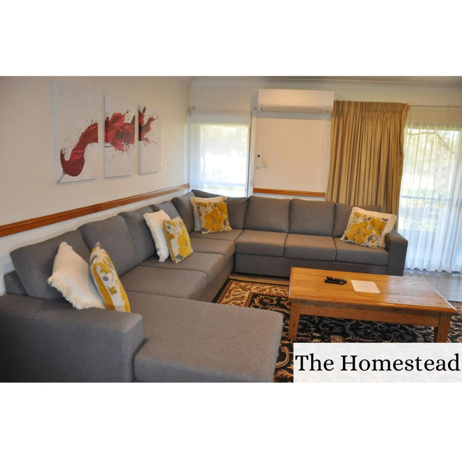 Communal lounge/ TV room in Woolshed Hill Estate