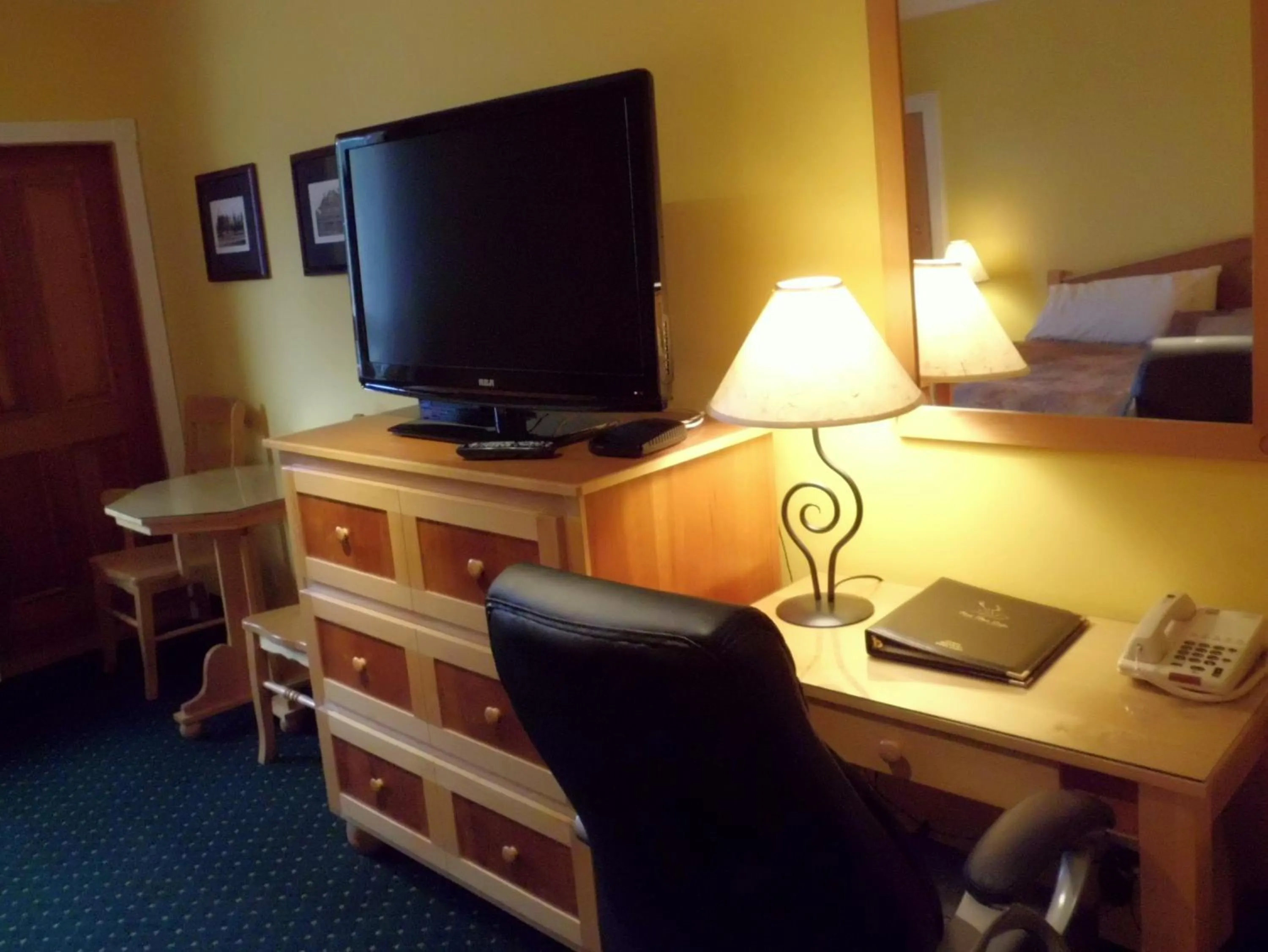 TV and multimedia in Park Place Lodge