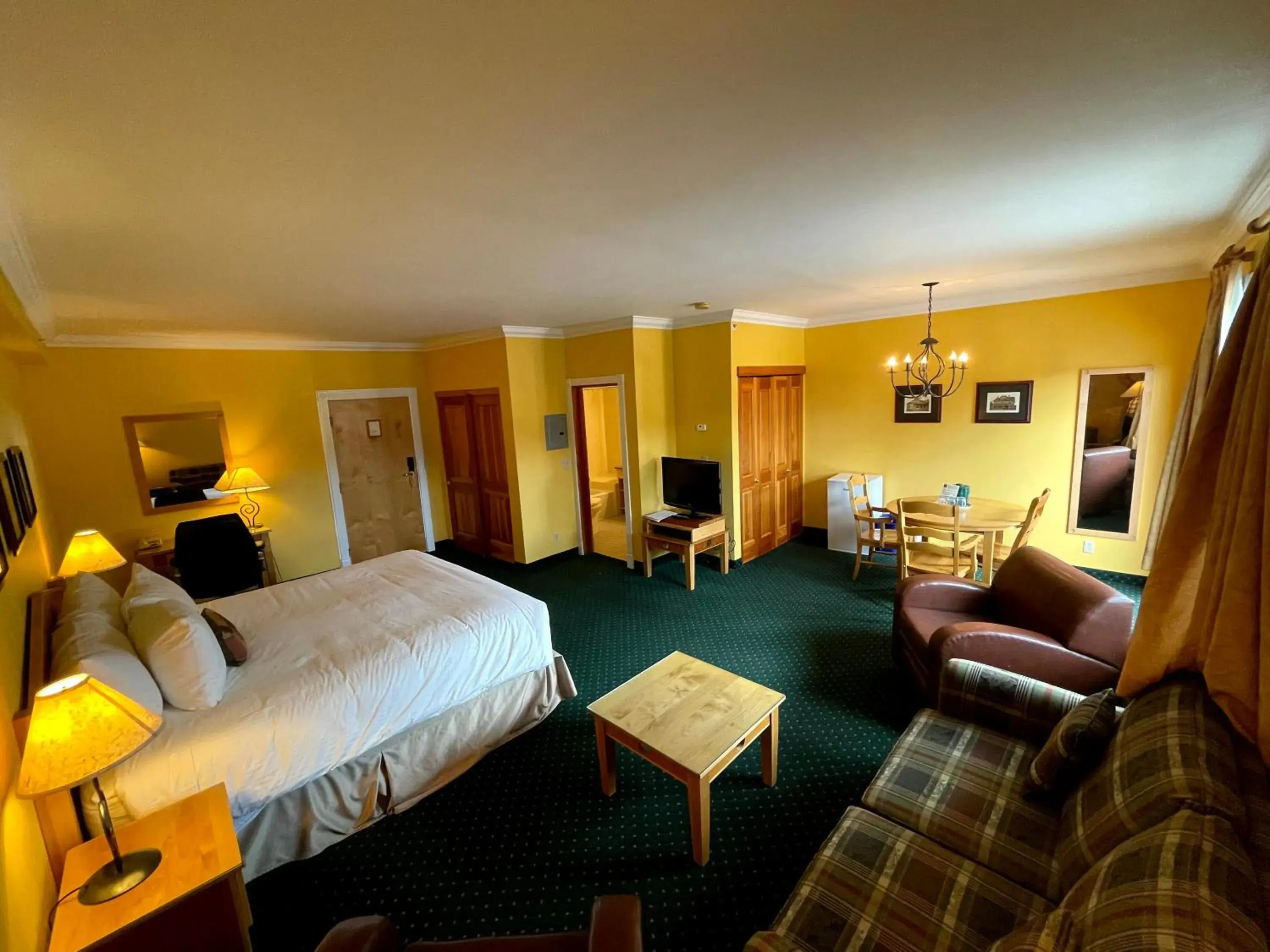 Junior Studio with King Bed - Non Pet Friendly in Park Place Lodge Junior Studio with King Bed - Non Pet Friendly in Park Place Lodge