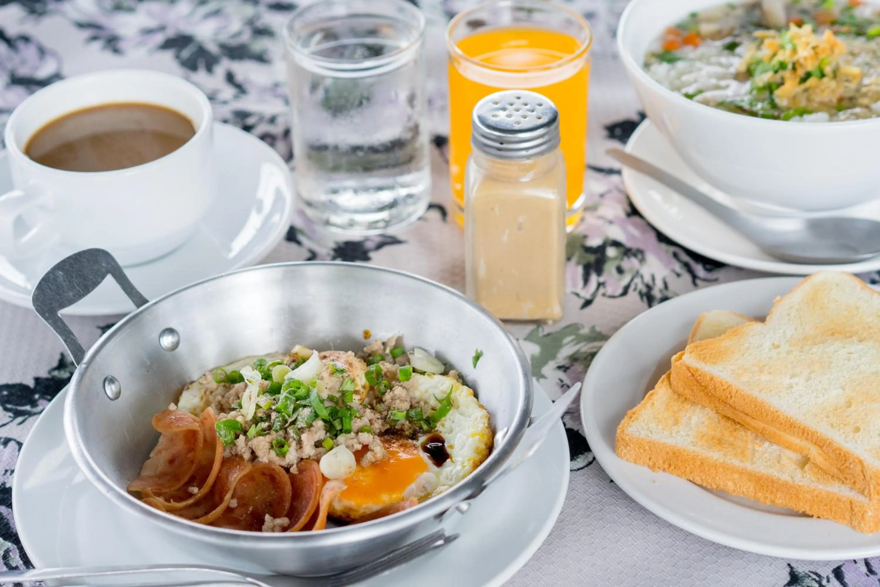 Breakfast in It's me Keawanong Hotel