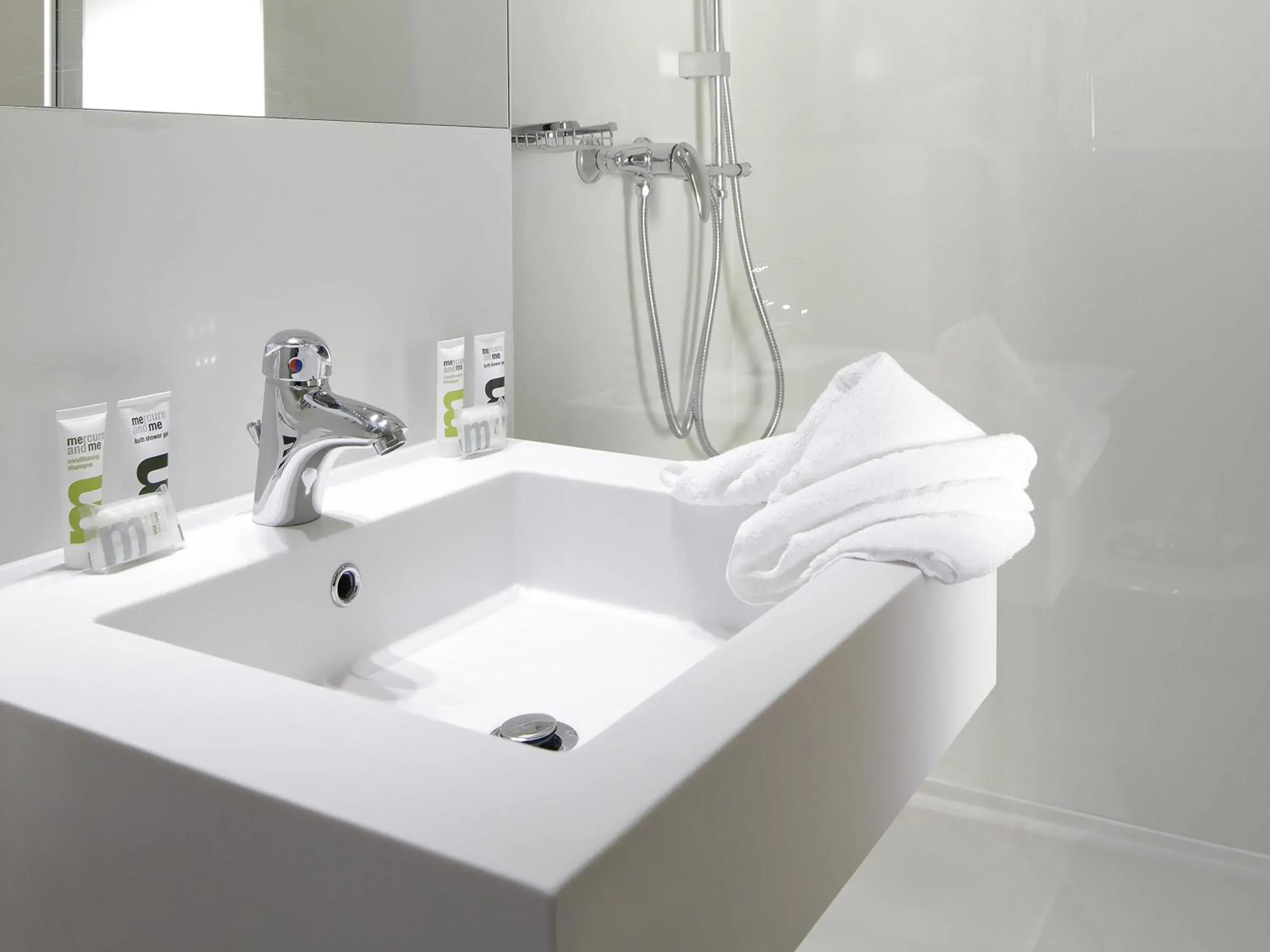 Bedroom in Mercure Paris Opéra Faubourg Montmartre Bedroom in Mercure Paris Opéra Faubourg Montmartre