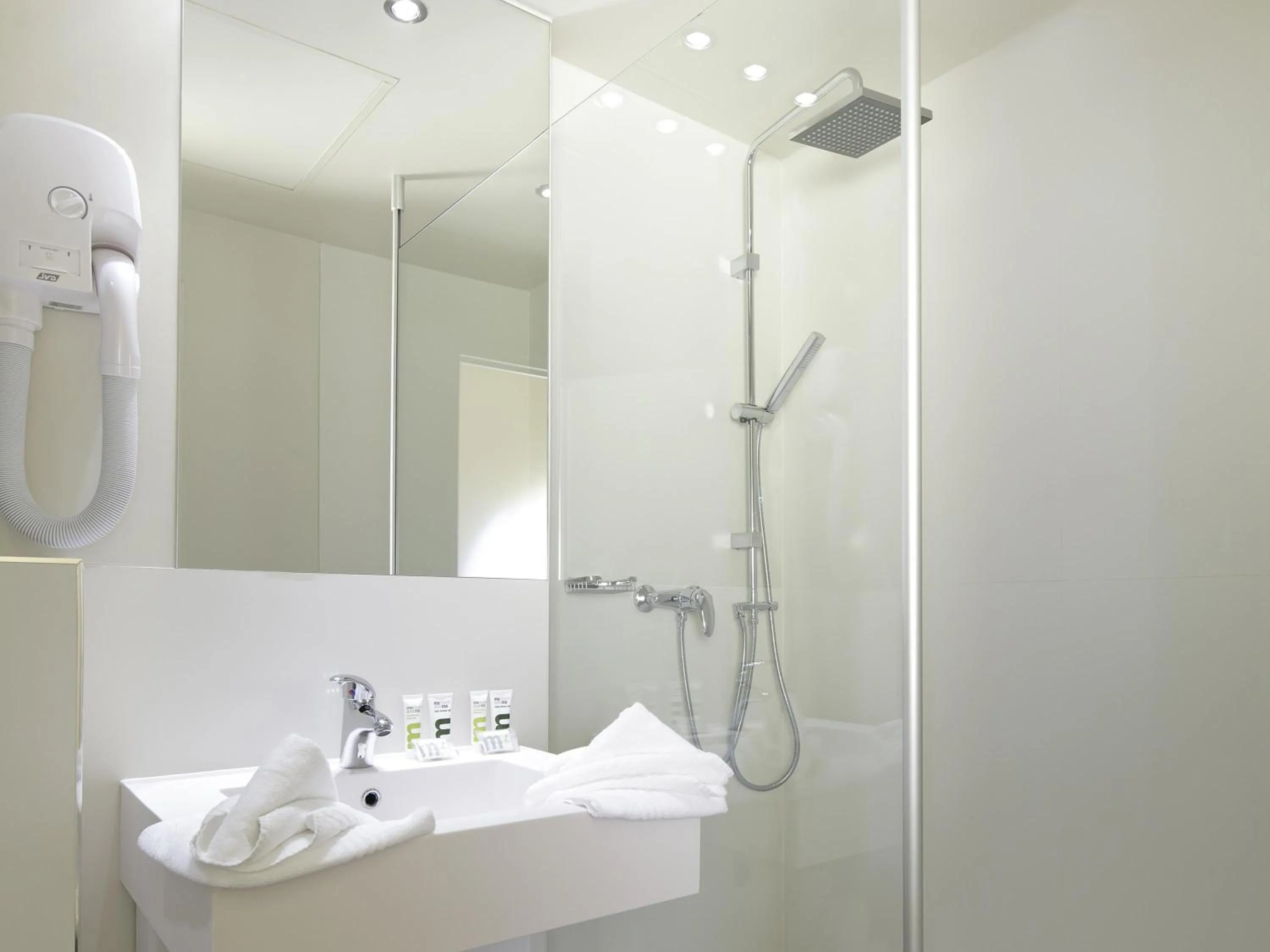 Bedroom in Mercure Paris Opéra Faubourg Montmartre