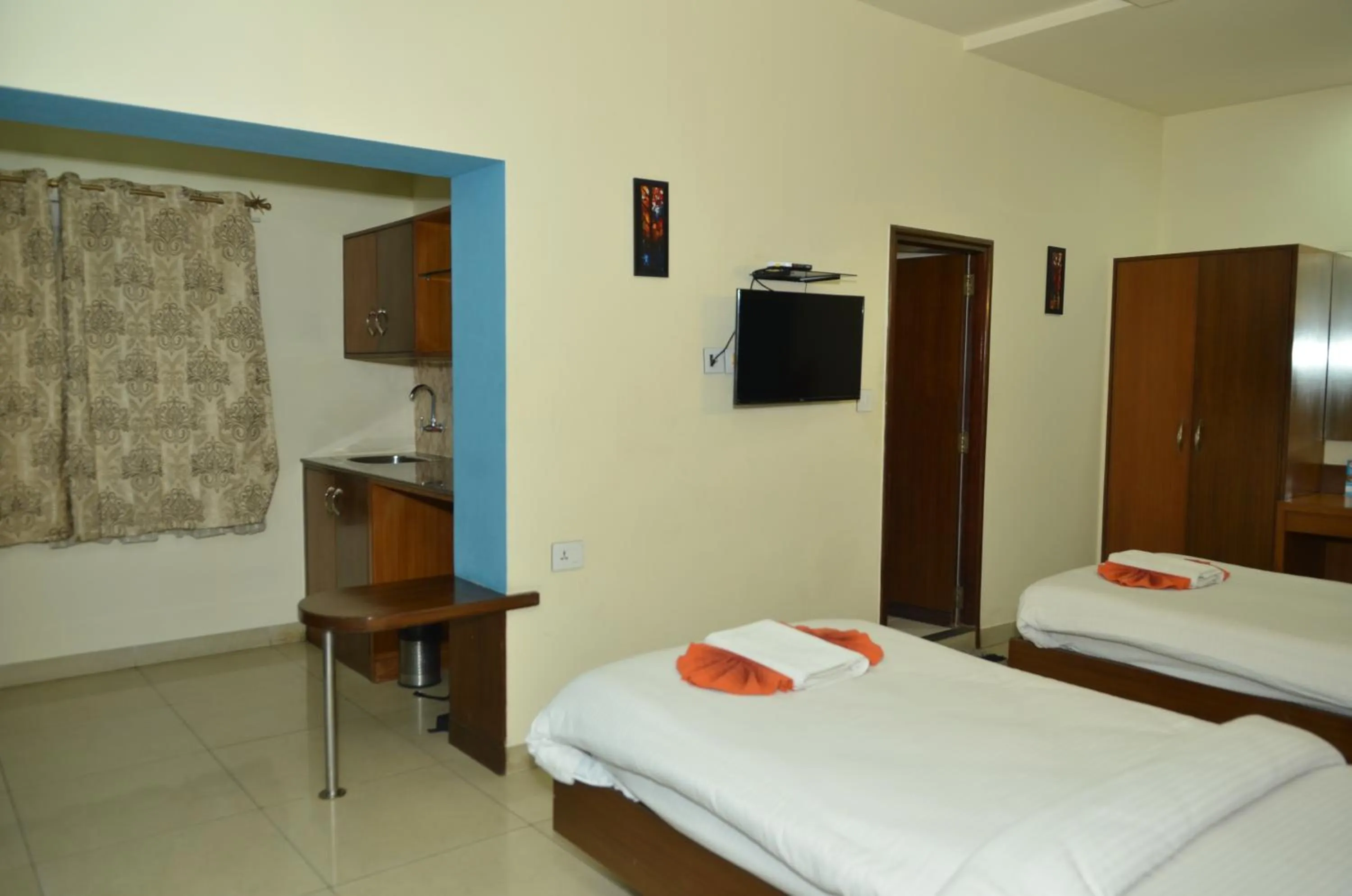 Bedroom, Bed in Cubbon Suites