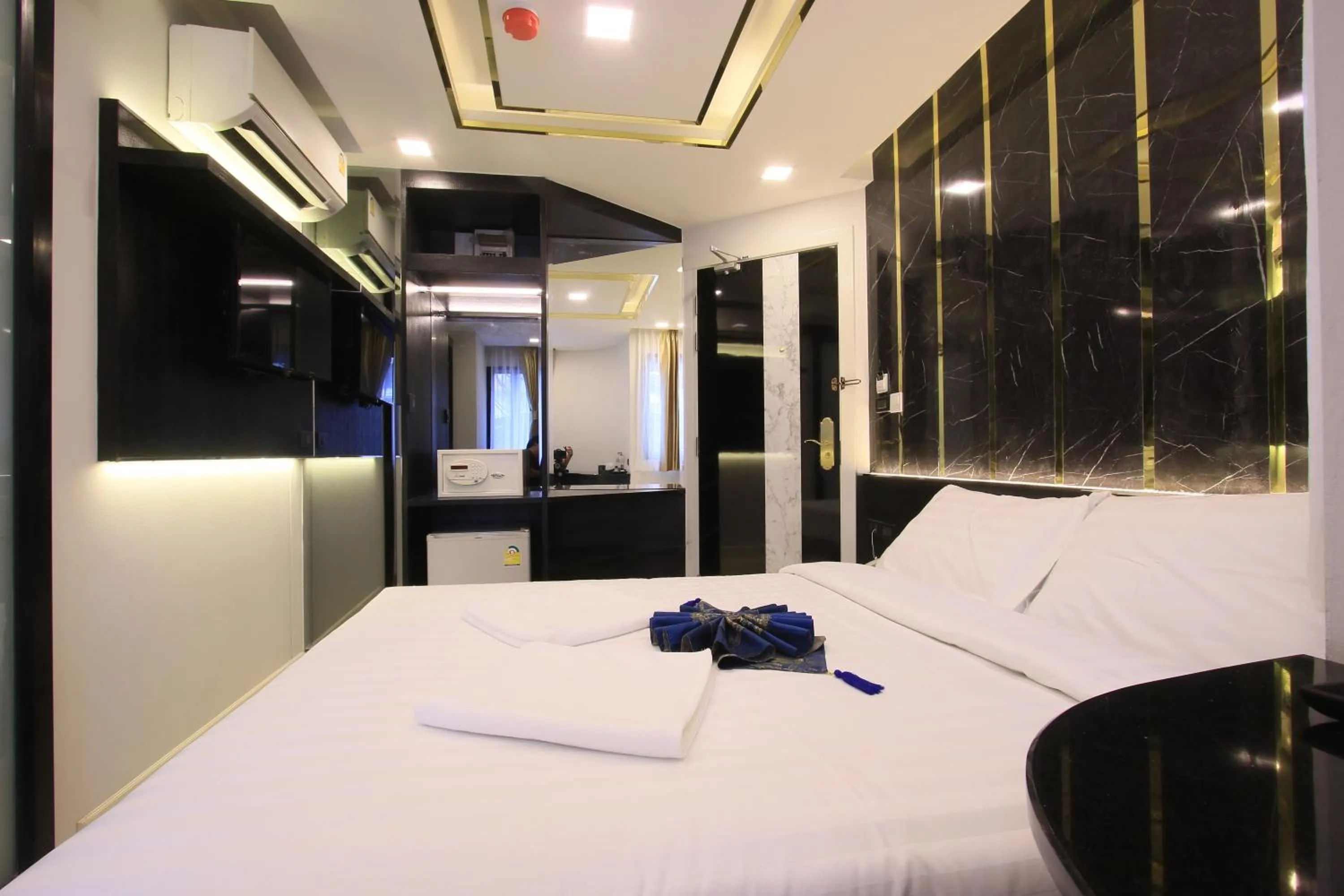 Bed in Pratunam Atrium Hotel